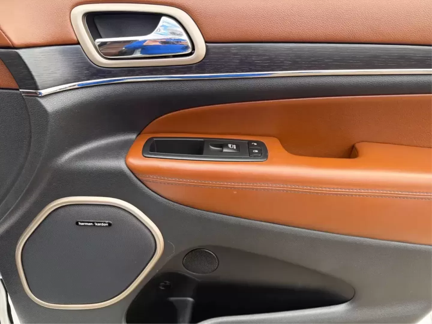 2016 Jeep Grand Cherokee Summit (1C4RJFJGXGC) with an 3.6L V6 DOHC 24V engine, 8A transmission, located at 1184 Kauffman Ave, Fairborn, OH, 45324, (937) 908-9800, 39.807072, -84.030914 - Pack the cooler, load up the family, and point the hood toward your next weekend escape-this 2016 Jeep Grand Cherokee Summit 4WD is built for Ohio life, from daily commutes across town to road trips out toward Hocking Hills. With its confident SUV stance, upscale Summit trim, and go-anywhere capabil - Photo#20