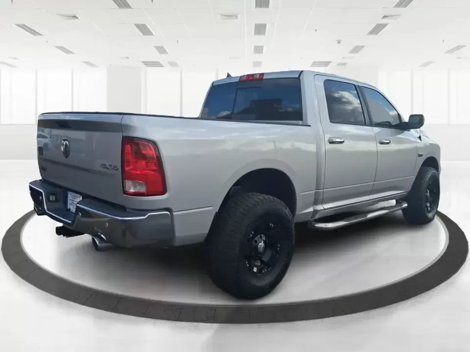 2016 Ram 1500 Lone Star (1C6RR7LT7GS) with an 5.7L V8 OHV 16V engine, 6A transmission, located at 1230 East Main St, Xenia, OH, 45385, (937) 908-9800, 39.688026, -83.910172 - Built for Midwest workweeks and weekend getaways, this 2016 Ram 1500 Lone Star Crew Cab is the kind of truck that fits real life in Riverside, Ohio-whether you're hauling gear for a home project, towing the toys for a trip out toward the Miami Valley, or loading up the family for a long road day on - Photo#2