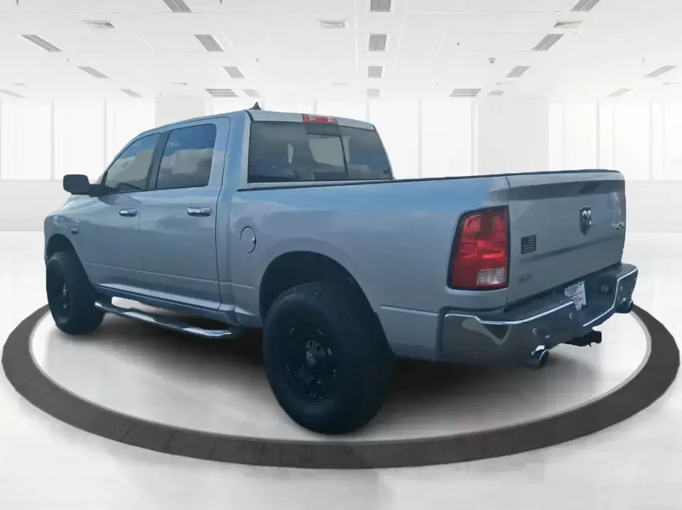 2016 Ram 1500 Lone Star (1C6RR7LT7GS) with an 5.7L V8 OHV 16V engine, 6A transmission, located at 1230 East Main St, Xenia, OH, 45385, (937) 908-9800, 39.688026, -83.910172 - Built for Midwest workweeks and weekend getaways, this 2016 Ram 1500 Lone Star Crew Cab is the kind of truck that fits real life in Riverside, Ohio-whether you're hauling gear for a home project, towing the toys for a trip out toward the Miami Valley, or loading up the family for a long road day on - Photo#4