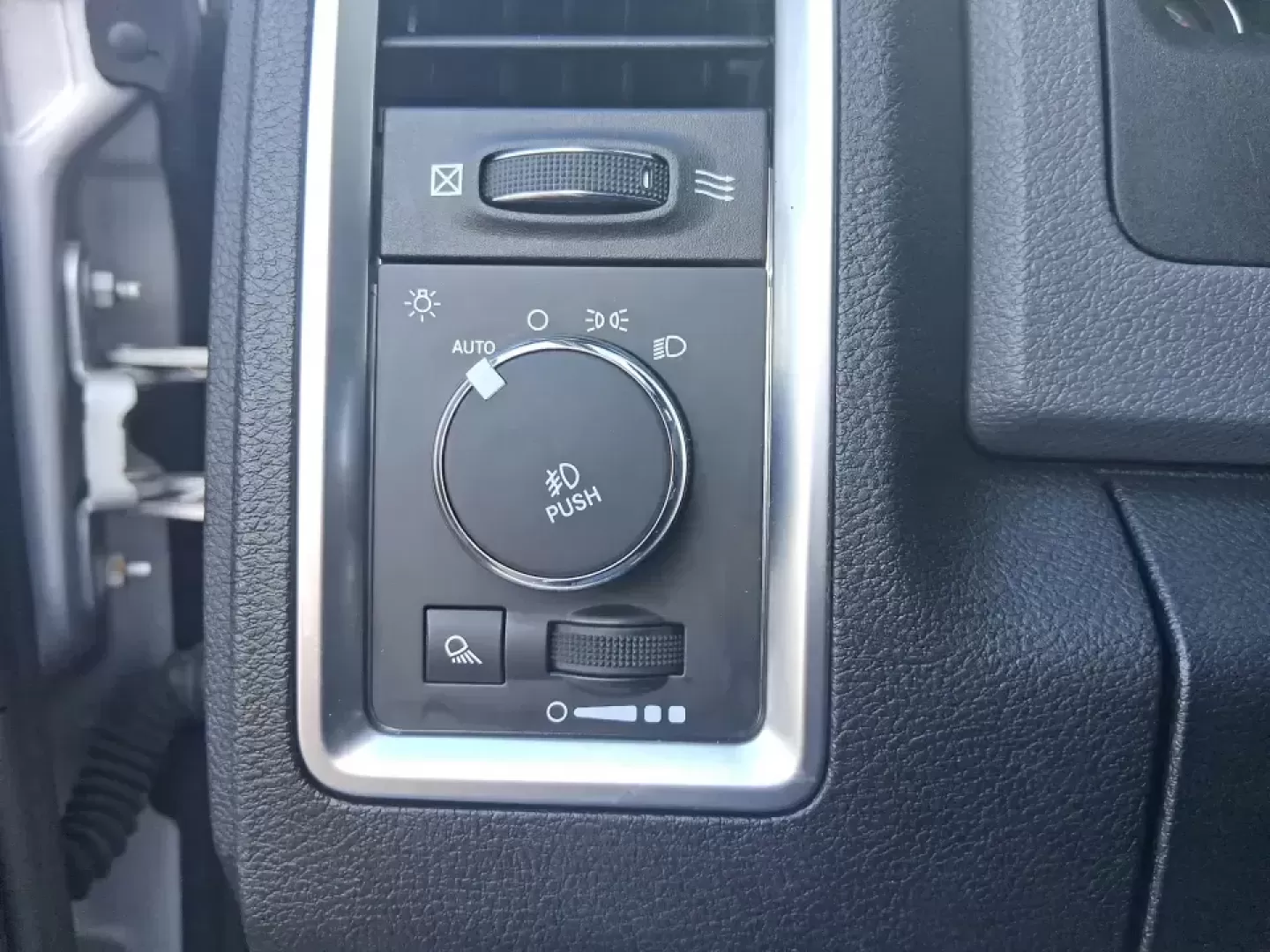 2016 Ram 1500 Lone Star (1C6RR7LT7GS) with an 5.7L V8 OHV 16V engine, 6A transmission, located at 401 Woodman Dr, Riverside, OH, 45431, (937) 908-9800, 39.760899, -84.123421 - Built for Midwest workweeks and weekend getaways, this 2016 Ram 1500 Lone Star Crew Cab is the kind of truck that fits real life in Riverside, Ohio-whether you're hauling gear for a home project, towing the toys for a trip out toward the Miami Valley, or loading up the family for a long road day on - Photo#16