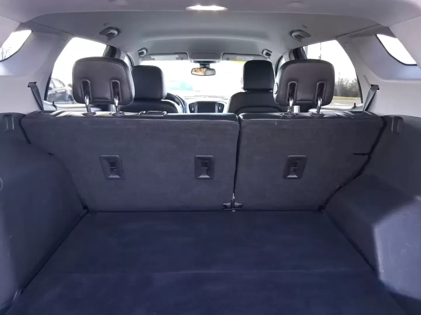 2020 GMC Terrain FWD SLT (3GKALPEVXLL) with an 1.4L L4 DOHC 16V TURBO engine, 6A transmission, located at 401 Woodman Dr, Riverside, OH, 45431, (937) 908-9800, 39.760899, -84.123421 - Picture your next week going smoother: a comfortable SUV for the daily commute down OH-35, school drop-offs, and quick grocery runs-plus the kind of confidence you want for a weekend drive to Carillon Historical Park, a day at the National Museum of the U.S. Air Force, or an easy road trip out towar - Photo#12