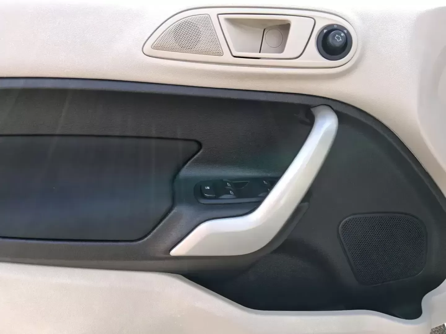 2013 Ford Fiesta SE (3FADP4BJXDM) with an 1.6L I-4 DOHC engine, located at 1951 S Dayton Lakeview Rd., New Carlisle, OH, 45344, (937) 908-9800, 39.890999, -84.050255 - Need a smart, efficient commuter that's easy to park downtown, nimble on I70, and still comfortable for weekend errands or a quick getaway to Springfield or Dayton? This 2013 Ford Fiesta SE Sedan in Oxford White delivers practical daily driving with the kind of budget-friendly ownership that fits re - Photo#18