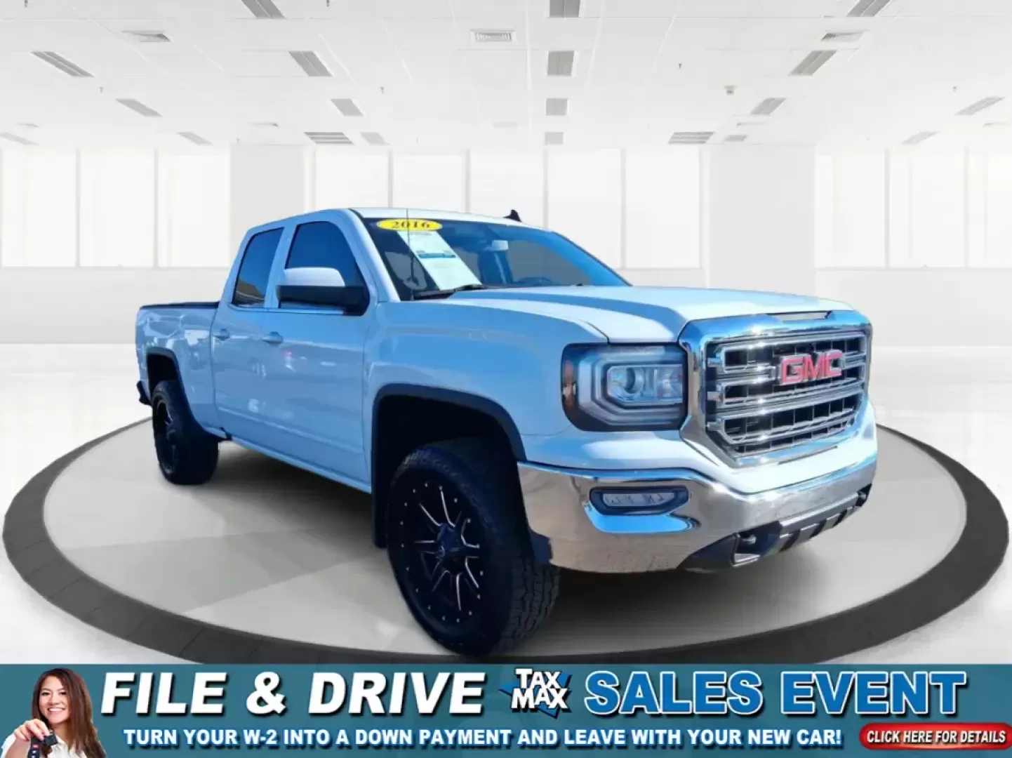 2016 GMC Sierra 1500 SLE (1GTV2MEC8GZ) with an EcoTec3 4.3L V-6 gasoline direct injection engine, 6A transmission, located at 1951 S Dayton Lakeview Rd., New Carlisle, OH, 45344, (937) 908-9800, 39.890999, -84.050255 - Need a truck that can handle Midwest weather, weekend projects, and that long stretch down I75 without breaking a sweat? This **2016 GMC Sierra 1500 SLE Double Cab 4WD** is built for real life in Moraine-whether you're hauling gear to a job site, towing the boat for a day near **Carillon Historical - Photo#0