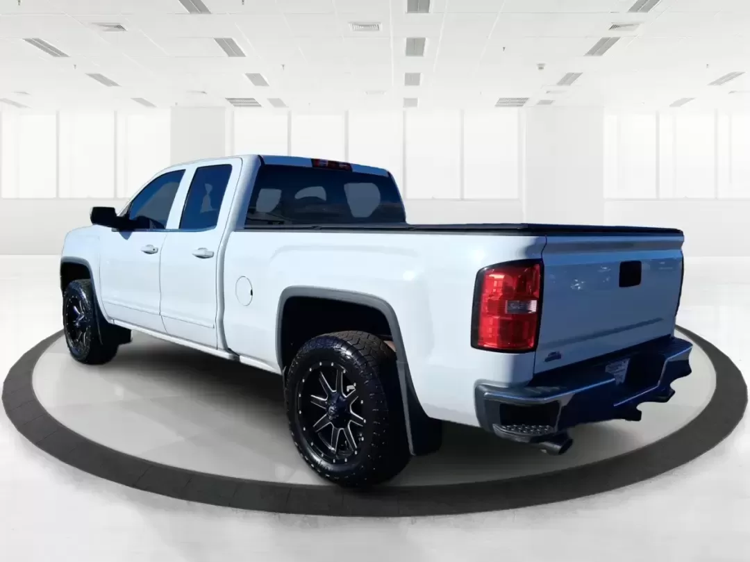 2016 GMC Sierra 1500 SLE (1GTV2MEC8GZ) with an EcoTec3 4.3L V-6 gasoline direct injection engine, 6A transmission, located at 4508 South Dixie Dr, Moraine, OH, 45439, (937) 908-9800, 39.689976, -84.218452 - Need a truck that can handle Midwest weather, weekend projects, and that long stretch down I75 without breaking a sweat? This **2016 GMC Sierra 1500 SLE Double Cab 4WD** is built for real life in Moraine-whether you're hauling gear to a job site, towing the boat for a day near **Carillon Historical - Photo#4