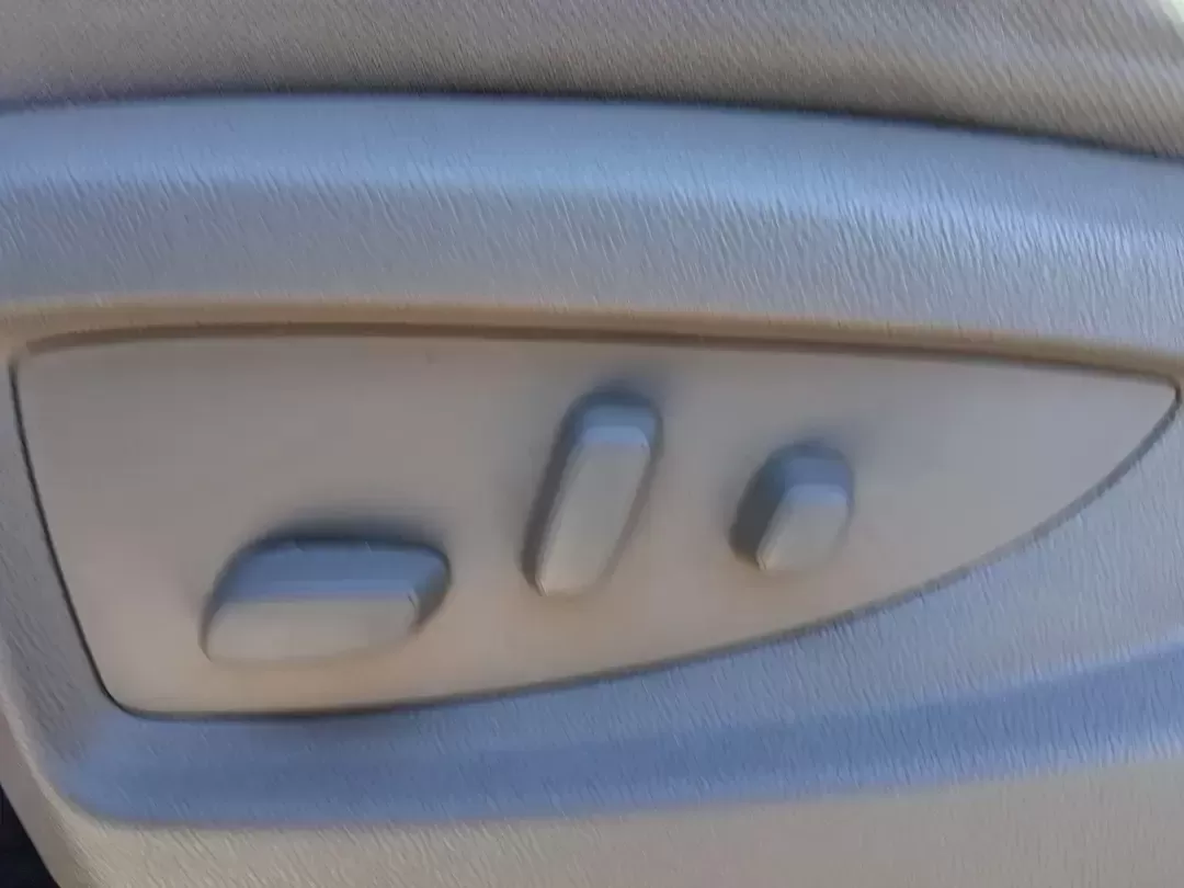 2016 GMC Sierra 1500 SLE (1GTV2MEC8GZ) with an EcoTec3 4.3L V-6 gasoline direct injection engine, 6A transmission, located at 4508 South Dixie Dr, Moraine, OH, 45439, (937) 908-9800, 39.689976, -84.218452 - Need a truck that can handle Midwest weather, weekend projects, and that long stretch down I75 without breaking a sweat? This **2016 GMC Sierra 1500 SLE Double Cab 4WD** is built for real life in Moraine-whether you're hauling gear to a job site, towing the boat for a day near **Carillon Historical - Photo#17