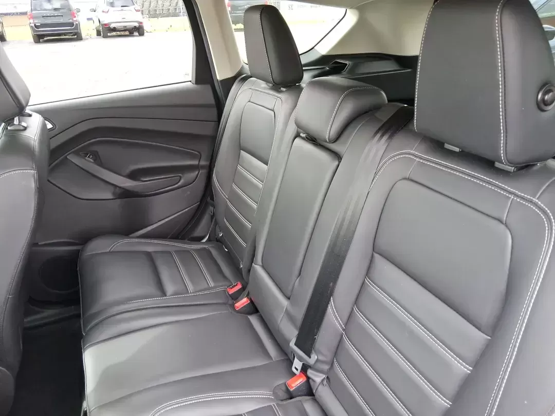 2019 Ford Escape SEL (1FMCU9HD7KU) with an 1.5L L4 DOHC 16V engine, 6A transmission, located at 1230 East Main St, Xenia, OH, 45385, (937) 908-9800, 39.688026, -83.910172 - Weekend road trips to John Bryan State Park, daily commutes down US-35, or the school-and-sports shuffle around Greene County-this 2019 Ford Escape SEL is the kind of compact SUV that fits real life in Xenia, Ohio. With confident AWD capability, a comfortable cabin, and practical cargo space, it's a - Photo#9