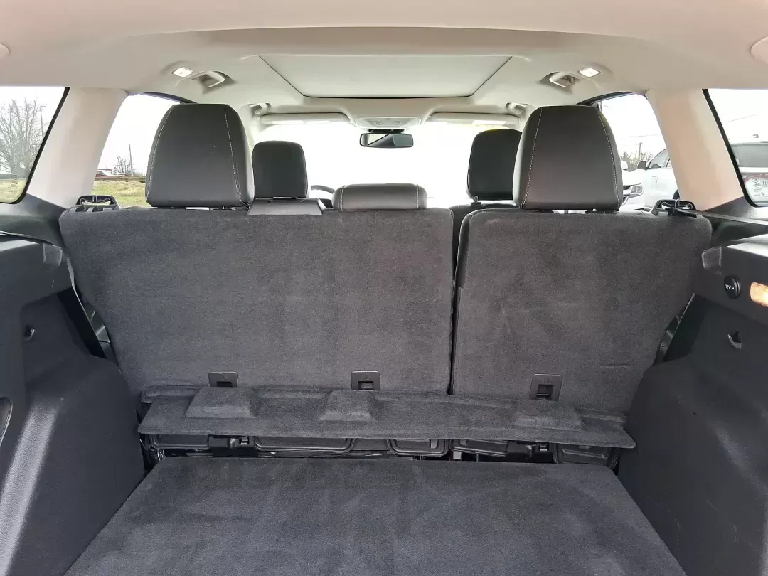 2019 Ford Escape SEL (1FMCU9HD7KU) with an 1.5L L4 DOHC 16V engine, 6A transmission, located at 1230 East Main St, Xenia, OH, 45385, (937) 908-9800, 39.688026, -83.910172 - Weekend road trips to John Bryan State Park, daily commutes down US-35, or the school-and-sports shuffle around Greene County-this 2019 Ford Escape SEL is the kind of compact SUV that fits real life in Xenia, Ohio. With confident AWD capability, a comfortable cabin, and practical cargo space, it's a - Photo#11