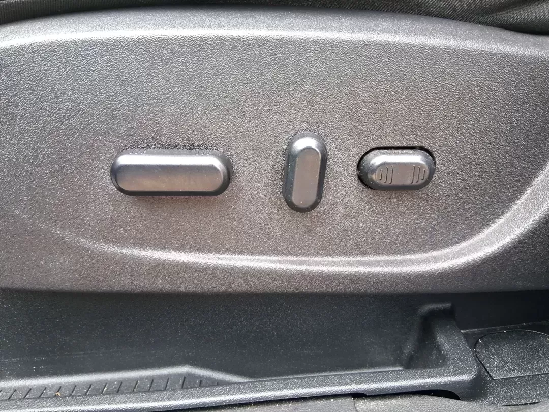 2019 Ford Escape SEL (1FMCU9HD7KU) with an 1.5L L4 DOHC 16V engine, 6A transmission, located at 1230 East Main St, Xenia, OH, 45385, (937) 908-9800, 39.688026, -83.910172 - Weekend road trips to John Bryan State Park, daily commutes down US-35, or the school-and-sports shuffle around Greene County-this 2019 Ford Escape SEL is the kind of compact SUV that fits real life in Xenia, Ohio. With confident AWD capability, a comfortable cabin, and practical cargo space, it's a - Photo#17