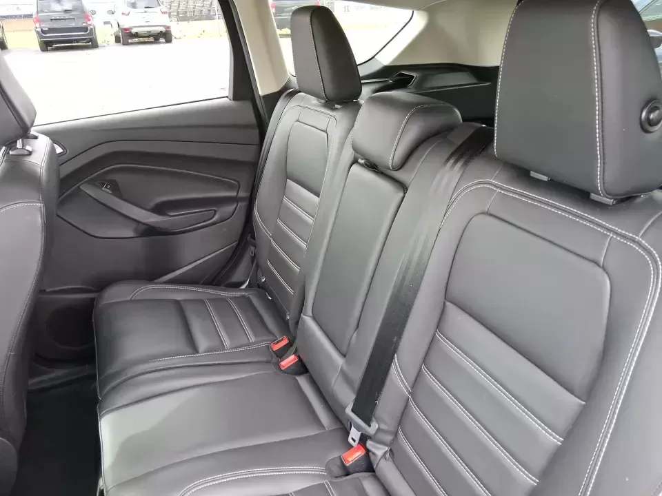 2019 Ford Escape SEL (1FMCU9HD7KU) with an 1.5L L4 DOHC 16V engine, 6A transmission, located at 1230 East Main St, Xenia, OH, 45385, (937) 908-9800, 39.688026, -83.910172 - Weekend road trips to John Bryan State Park, daily commutes down US-35, or the school-and-sports shuffle around Greene County-this 2019 Ford Escape SEL is the kind of compact SUV that fits real life in Xenia, Ohio. With confident AWD capability, a comfortable cabin, and practical cargo space, it's a - Photo#9