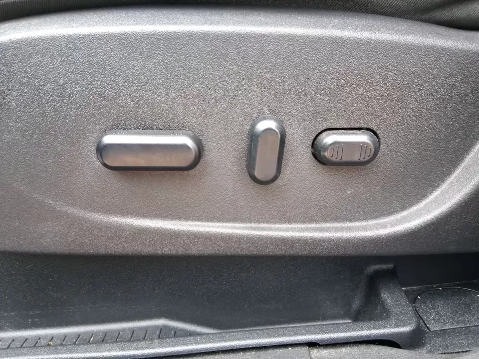 2019 Ford Escape SEL (1FMCU9HD7KU) with an 1.5L L4 DOHC 16V engine, 6A transmission, located at 1230 East Main St, Xenia, OH, 45385, (937) 908-9800, 39.688026, -83.910172 - Weekend road trips to John Bryan State Park, daily commutes down US-35, or the school-and-sports shuffle around Greene County-this 2019 Ford Escape SEL is the kind of compact SUV that fits real life in Xenia, Ohio. With confident AWD capability, a comfortable cabin, and practical cargo space, it's a - Photo#17