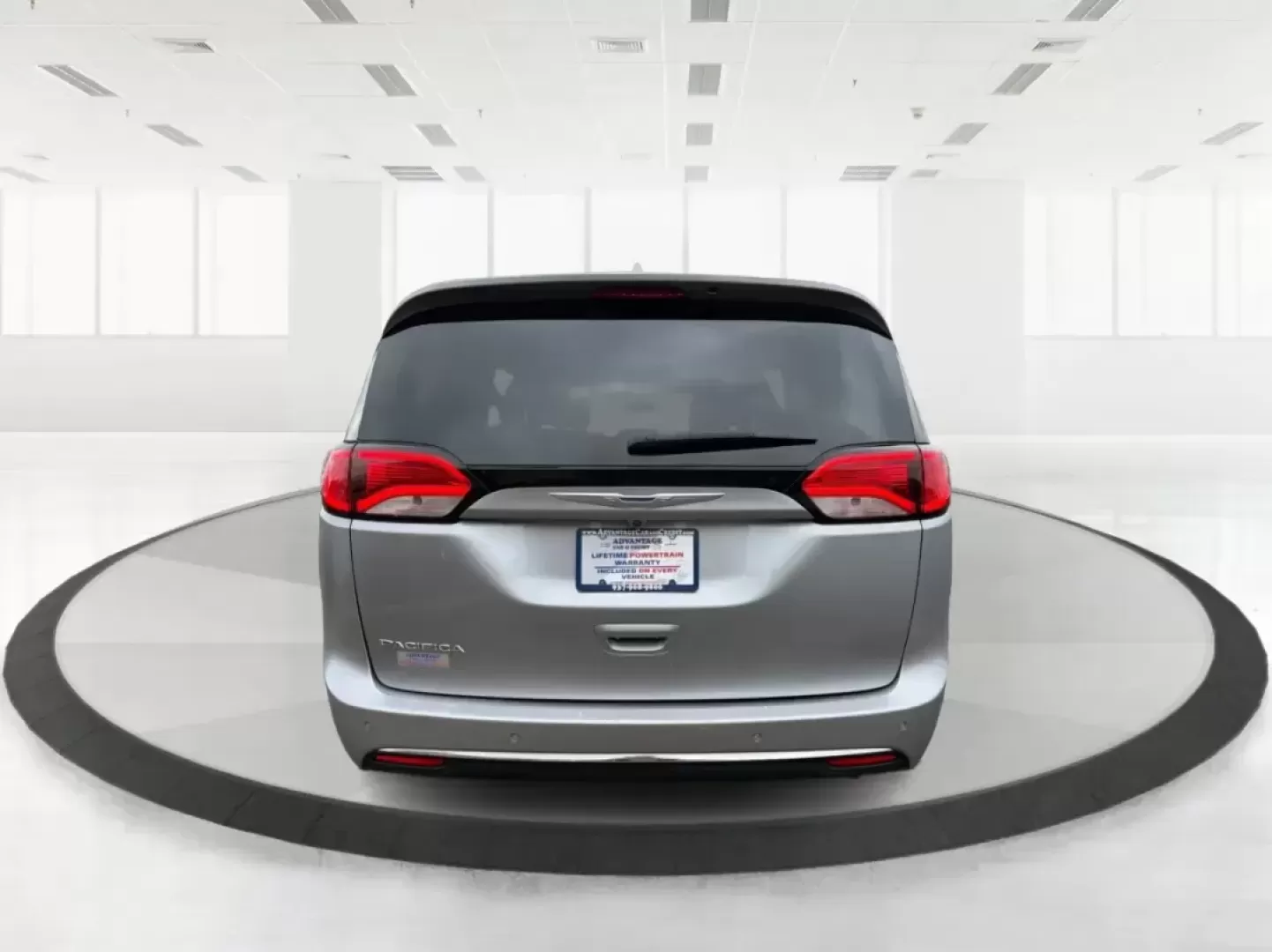 2017 Chrysler Pacifica Touring-L (2C4RC1BG1HR) with an Pentastar 3.6L V-6 DOHC engine, 6A transmission, located at 401 Woodman Dr, Riverside, OH, 45431, (937) 908-9800, 39.760899, -84.123421 - Life gets busy fast-school drop-offs, long commutes, weekend tournaments, and road trips that somehow require half the house. If you need one vehicle that can handle the everyday grind and still feel comfortable when you're headed out for a family getaway, this **2017 Chrysler Pacifica Touring-L** i - Photo#3