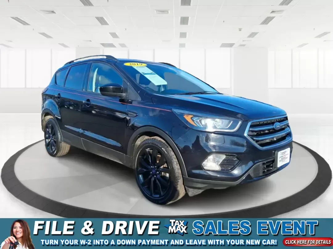 2019 Ford Escape SE (1FMCU0GD6KU) with an 1.5L L4 DOHC 16V engine, 6A transmission, located at 401 Woodman Dr, Riverside, OH, 45431, (937) 908-9800, 39.760899, -84.123421 - Need a dependable SUV for long commutes down I-675, quick school drop-offs, and weekend getaways to Carillon Historical Park or a day at the National Museum of the U.S. Air Force? This 2019 Ford Escape SE in Agate Black Metallic is built for real-life driving in and around Riverside, Ohio-comfortabl - Photo#0