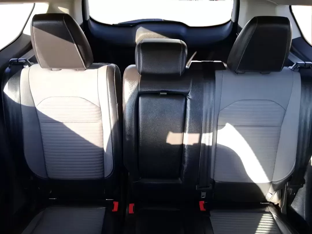 2019 Ford Escape SE (1FMCU0GD6KU) with an 1.5L L4 DOHC 16V engine, 6A transmission, located at 401 Woodman Dr, Riverside, OH, 45431, (937) 908-9800, 39.760899, -84.123421 - Need a dependable SUV for long commutes down I-675, quick school drop-offs, and weekend getaways to Carillon Historical Park or a day at the National Museum of the U.S. Air Force? This 2019 Ford Escape SE in Agate Black Metallic is built for real-life driving in and around Riverside, Ohio-comfortabl - Photo#14