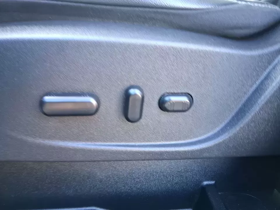 2019 Ford Escape SE (1FMCU0GD6KU) with an 1.5L L4 DOHC 16V engine, 6A transmission, located at 401 Woodman Dr, Riverside, OH, 45431, (937) 908-9800, 39.760899, -84.123421 - Need a dependable SUV for long commutes down I-675, quick school drop-offs, and weekend getaways to Carillon Historical Park or a day at the National Museum of the U.S. Air Force? This 2019 Ford Escape SE in Agate Black Metallic is built for real-life driving in and around Riverside, Ohio-comfortabl - Photo#18