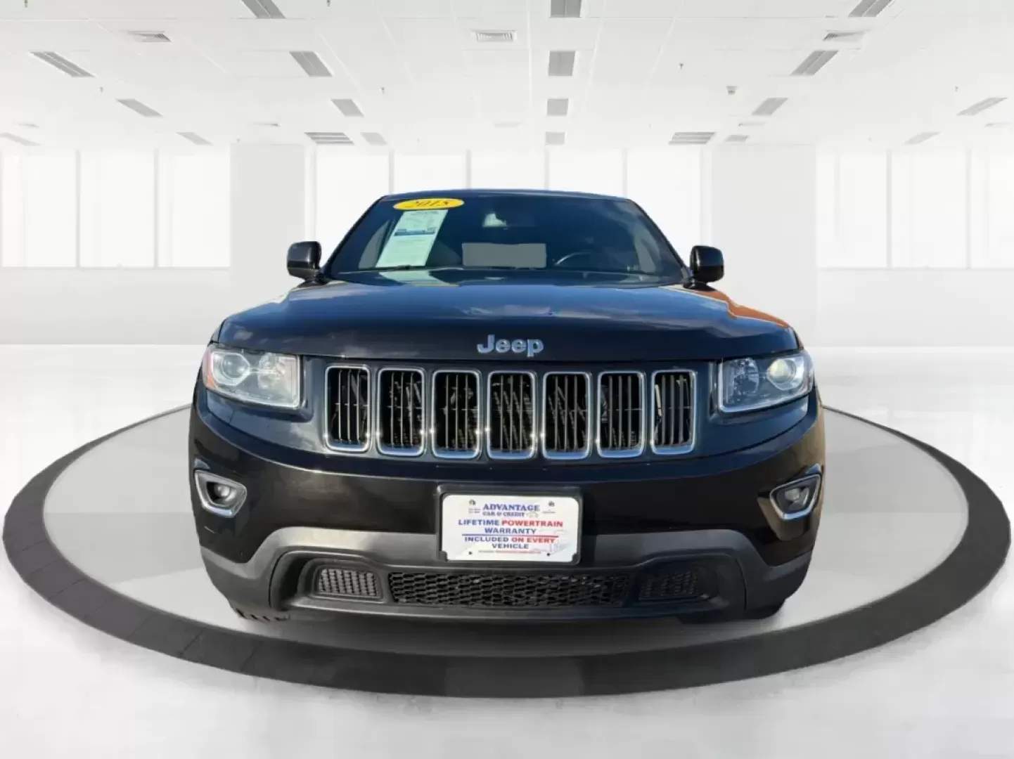 2015 Jeep Grand Cherokee Laredo (1C4RJFAG7FC) with an 3.6L V-6 DOHC engine, 8-Speed Automatic transmission, located at 401 Woodman Dr, Riverside, OH, 45431, (937) 908-9800, 39.760899, -84.123421 - Picture your next weekend: you're loading up the family for a quick getaway to Caesars Creek, grabbing groceries after work, or cruising I-675 toward Dayton with a confident, comfortable SUV that feels ready for anything Ohio weather throws your way. This 2015 Jeep Grand Cherokee Laredo 4WD is built - Photo#7