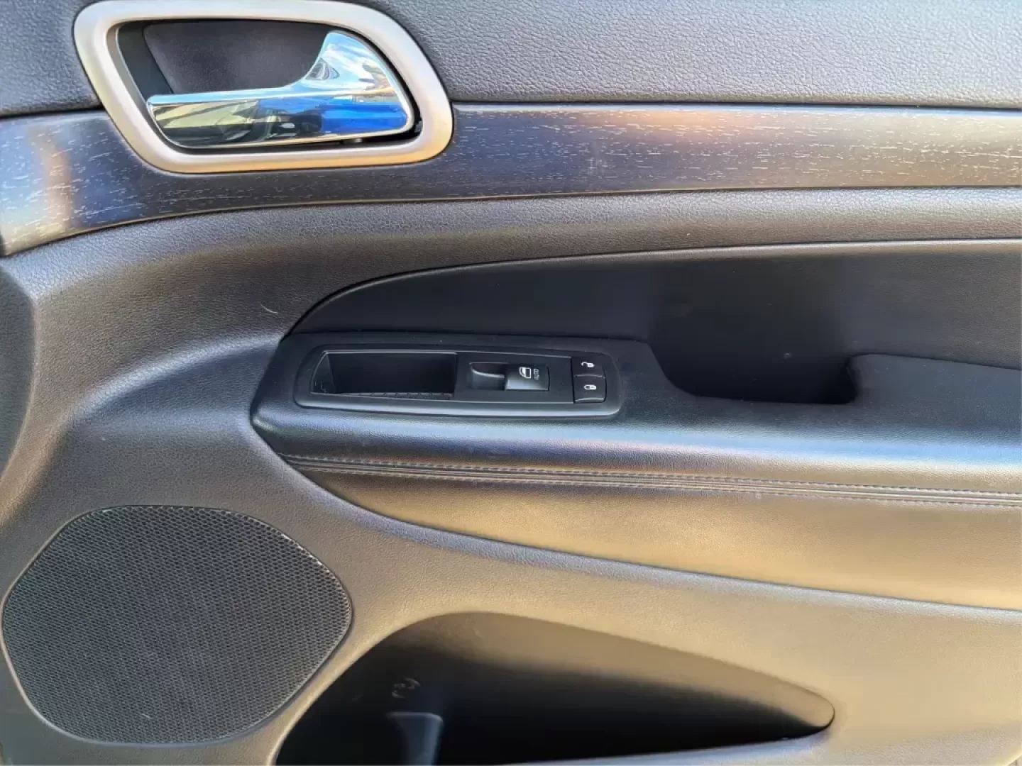 2015 Jeep Grand Cherokee Laredo (1C4RJFAG7FC) with an 3.6L V-6 DOHC engine, 8-Speed Automatic transmission, located at 401 Woodman Dr, Riverside, OH, 45431, (937) 908-9800, 39.760899, -84.123421 - Picture your next weekend: you're loading up the family for a quick getaway to Caesars Creek, grabbing groceries after work, or cruising I-675 toward Dayton with a confident, comfortable SUV that feels ready for anything Ohio weather throws your way. This 2015 Jeep Grand Cherokee Laredo 4WD is built - Photo#20