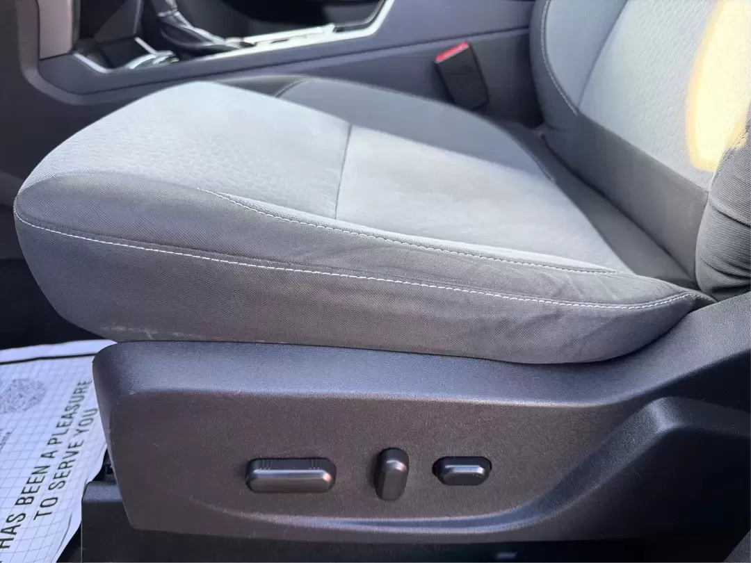 2018 Ford Escape SE (1FMCU9GD4JU) with an 1.5L L4 DOHC 16V engine, 6A transmission, located at 880 E. National Road, Vandalia, OH, 45377, (937) 908-9800, 39.891918, -84.183594 - Picture your next Ohio weekend: loading up the kids for a splash at Splash Xenia, cruising out to John Bryan State Park for a hike, or tackling a snowy morning commute from Beavercreek to downtown Dayton with confidence. This 2018 Ford Escape SE in Blue Metallic is the kind of compact SUV that fits - Photo#18