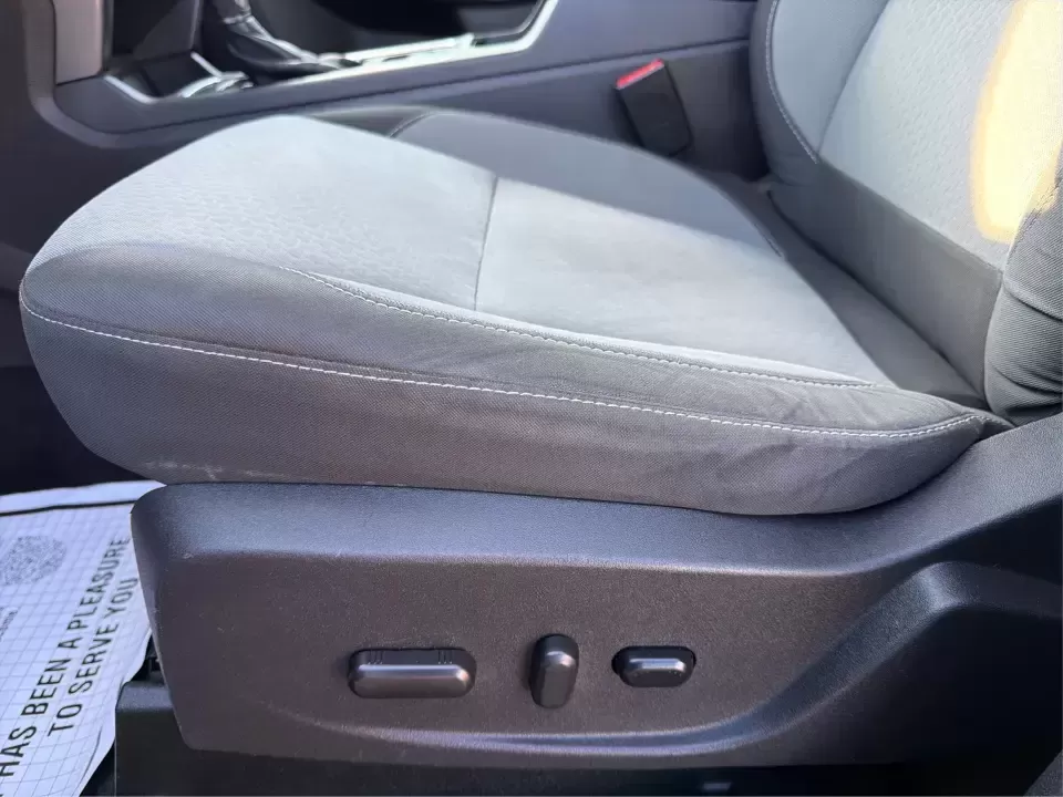 2018 Ford Escape SE (1FMCU9GD4JU) with an 1.5L L4 DOHC 16V engine, 6A transmission, located at 880 E. National Road, Vandalia, OH, 45377, (937) 908-9800, 39.891918, -84.183594 - Picture your next Ohio weekend: loading up the kids for a splash at Splash Xenia, cruising out to John Bryan State Park for a hike, or tackling a snowy morning commute from Beavercreek to downtown Dayton with confidence. This 2018 Ford Escape SE in Blue Metallic is the kind of compact SUV that fits - Photo#18