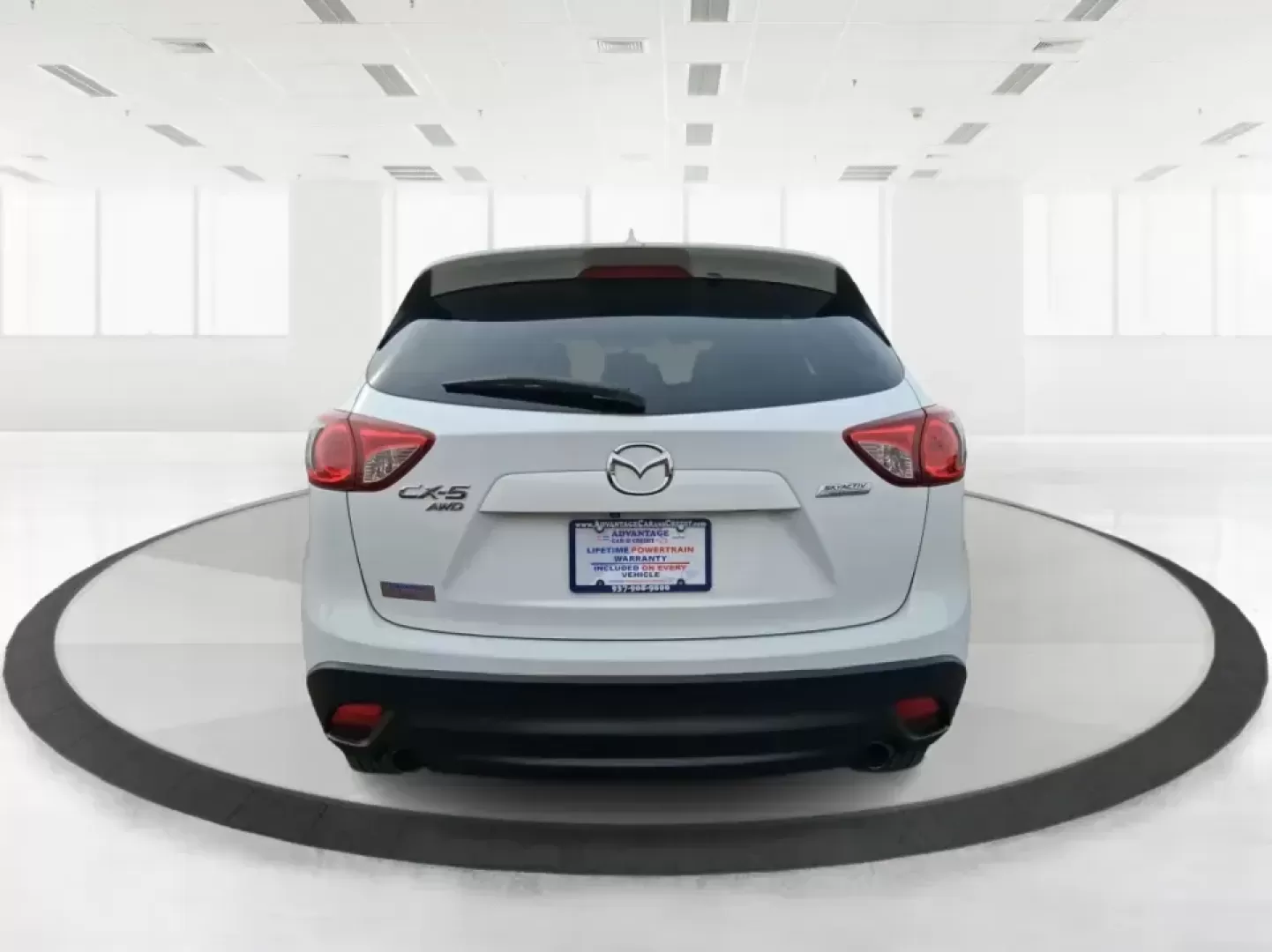 2016 Mazda CX-5 Touring (JM3KE4CY4G0) with an SKYACTIV-G 2.5L I-4 gasoline direct injection engine, 6-Speed Automatic transmission, located at 401 Woodman Dr, Riverside, OH, 45431, (937) 908-9800, 39.760899, -84.123421 - Weekend getaways to John Bryan State Park, everyday commuting down Woodman Dr, or hauling groceries back from The Greene-this 2016 Mazda CX-5 Touring is the kind of SUV that fits real life in Riverside, Ohio. With confident all-weather capability and a smart, comfortable cabin, it's a practical choi - Photo#3