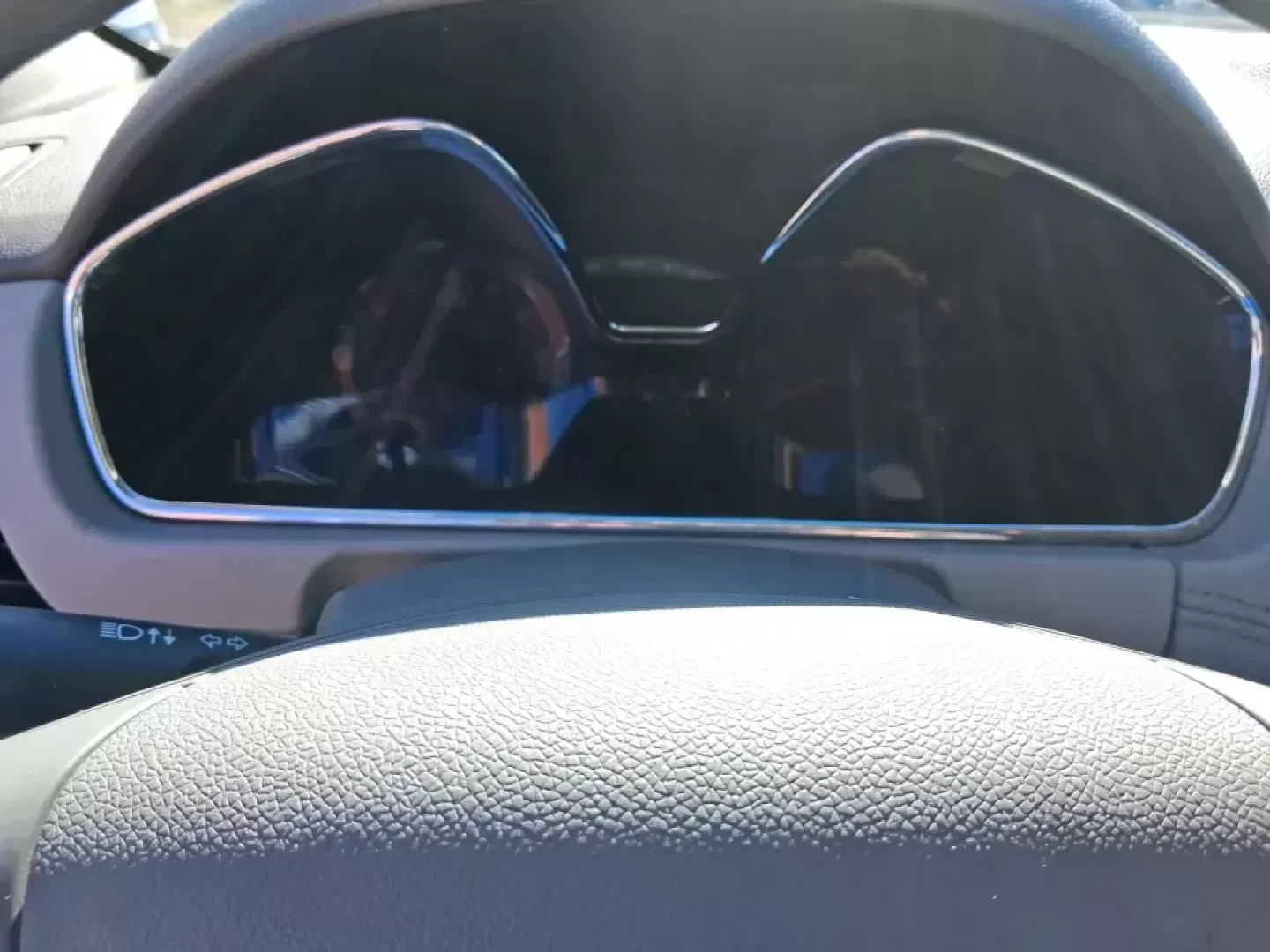 2016 Chevrolet Traverse LS (1GNKRFKDXGJ) with an 3.6L V-6 gasoline direct injection engine, 6A transmission, located at 401 Woodman Dr, Riverside, OH, 45431, (937) 908-9800, 39.760899, -84.123421 - Need one SUV that can handle school drop-offs, long commutes to Dayton, and weekend runs out toward John Bryan State Park without feeling cramped? This 2016 Chevrolet Traverse LS is built for real life-roomy seating for the whole crew, flexible cargo space for strollers or sports gear, and confident - Photo#14