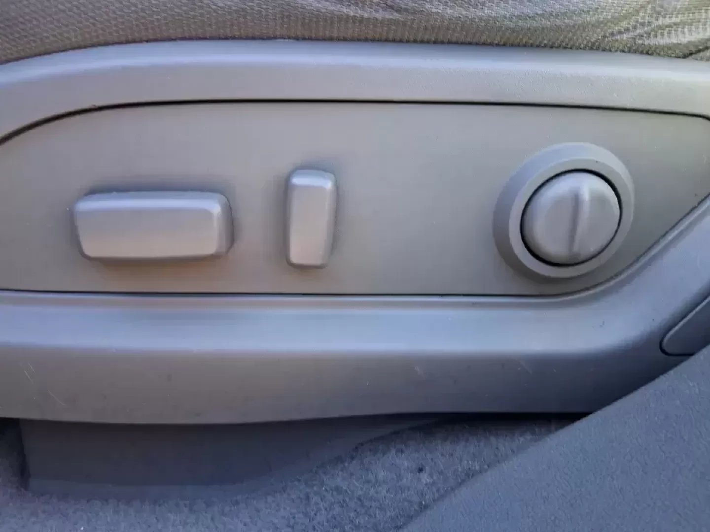 2016 Chevrolet Traverse LS (1GNKRFKDXGJ) with an 3.6L V-6 gasoline direct injection engine, 6A transmission, located at 401 Woodman Dr, Riverside, OH, 45431, (937) 908-9800, 39.760899, -84.123421 - Need one SUV that can handle school drop-offs, long commutes to Dayton, and weekend runs out toward John Bryan State Park without feeling cramped? This 2016 Chevrolet Traverse LS is built for real life-roomy seating for the whole crew, flexible cargo space for strollers or sports gear, and confident - Photo#17