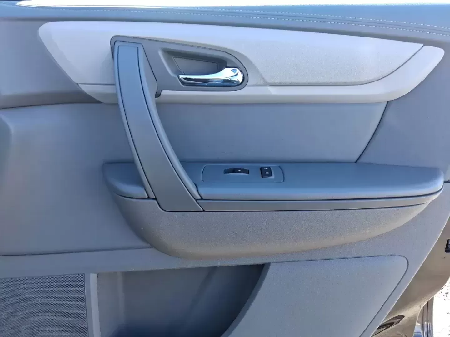 2016 Chevrolet Traverse LS (1GNKRFKDXGJ) with an 3.6L V-6 gasoline direct injection engine, 6A transmission, located at 401 Woodman Dr, Riverside, OH, 45431, (937) 908-9800, 39.760899, -84.123421 - Need one SUV that can handle school drop-offs, long commutes to Dayton, and weekend runs out toward John Bryan State Park without feeling cramped? This 2016 Chevrolet Traverse LS is built for real life-roomy seating for the whole crew, flexible cargo space for strollers or sports gear, and confident - Photo#19