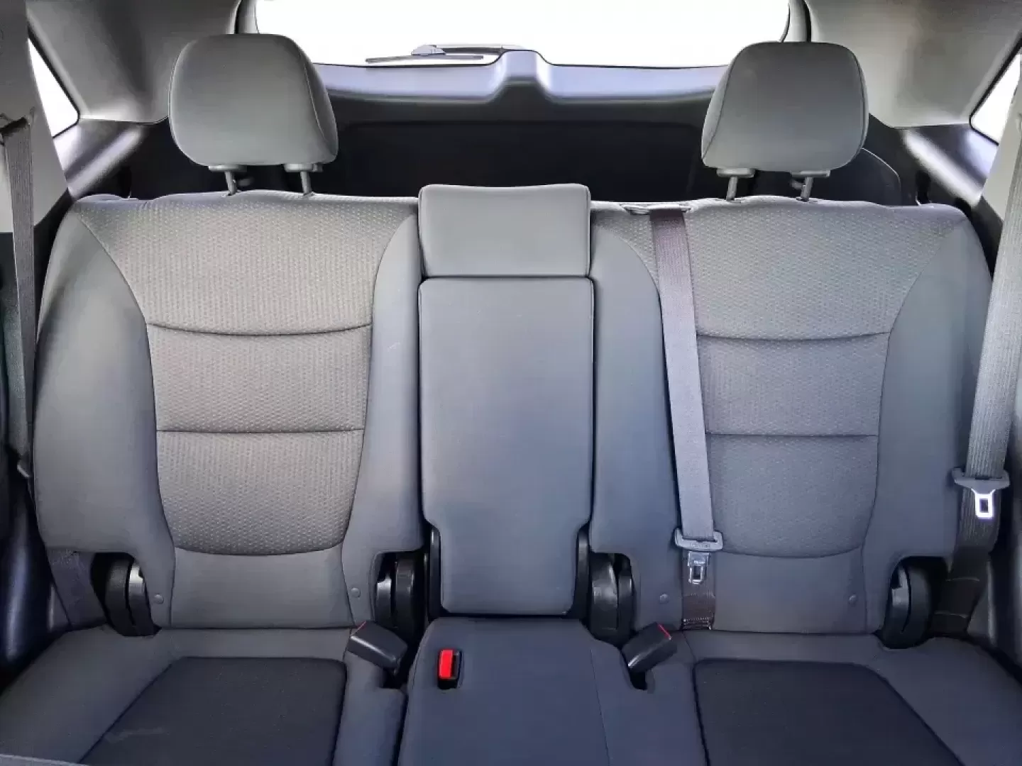 2013 Kia Sorento LX (5XYKTCA64DG) with an 2.4L I-4 gasoline direct injection engine, 6-Speed Automatic transmission, located at 1230 East Main St, Xenia, OH, 45385, (937) 908-9800, 39.688026, -83.910172 - Load up the kids, the dog, and the groceries-or point the hood toward a weekend escape at John Bryan State Park-because this 2013 Kia Sorento LX is the kind of practical SUV that fits real life in Greene County. With confident all-weather capability, flexible seating, and everyday comfort, it's idea - Photo#14