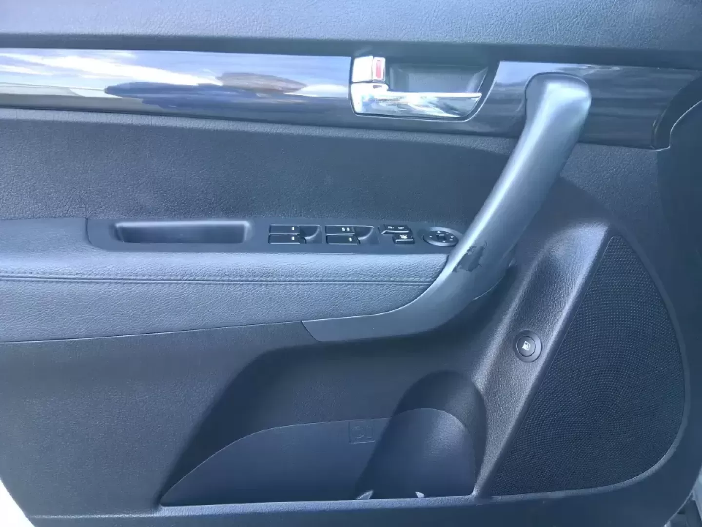 2013 Kia Sorento LX (5XYKTCA64DG) with an 2.4L I-4 gasoline direct injection engine, 6-Speed Automatic transmission, located at 1230 East Main St, Xenia, OH, 45385, (937) 908-9800, 39.688026, -83.910172 - Load up the kids, the dog, and the groceries-or point the hood toward a weekend escape at John Bryan State Park-because this 2013 Kia Sorento LX is the kind of practical SUV that fits real life in Greene County. With confident all-weather capability, flexible seating, and everyday comfort, it's idea - Photo#17