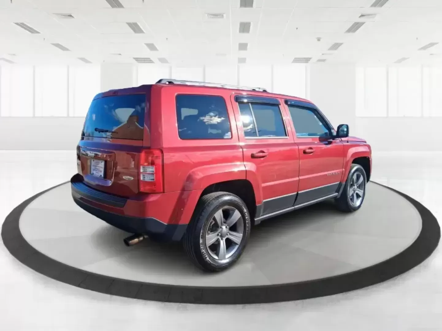 2015 Jeep Patriot Latitude 4WD (1C4NJRFB8FD) with an 2.4L L4 DOHC 16V engine, located at 1951 S Dayton Lakeview Rd., New Carlisle, OH, 45344, (937) 908-9800, 39.890999, -84.050255 - Weekend getaways to the Miami Valley, snowy commutes up I70, and everyday errands with room for friends and gear-this 2015 Jeep Patriot Latitude 4WD is built for drivers who want SUV versatility without giving up budget-friendly practicality. If your lifestyle includes hauling sports bags to practic - Photo#2