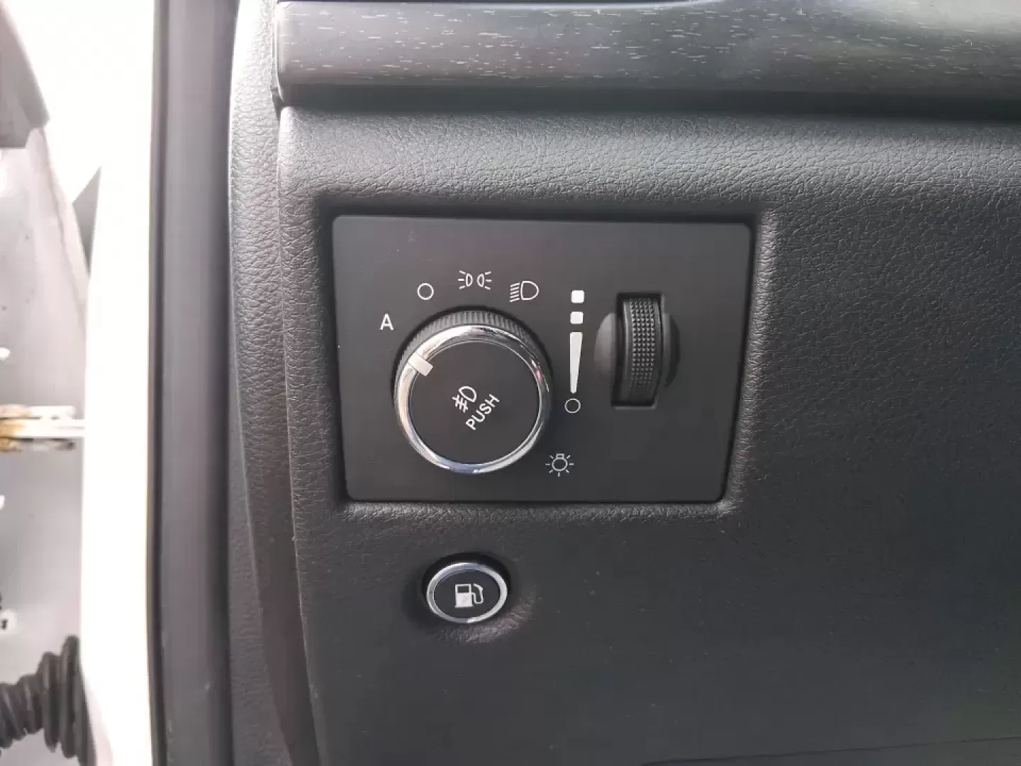 2015 Jeep Grand Cherokee Altitude (1C4RJFAG9FC) with an 3.6L V-6 DOHC engine, 8-Speed Automatic transmission, located at 1099 N County Rd 25A , Troy, OH, 45373, (937) 908-9800, 40.057079, -84.212883 - Weekend getaways to Hocking Hills, snowy school runs, or a confident daily commute up I75 feel easier when your SUV is built for real Ohio weather and real-life schedules. This 2015 Jeep Grand Cherokee Altitude in Bright White Clearcoat is the kind of capable, comfortable SUV that fits busy families - Photo#17