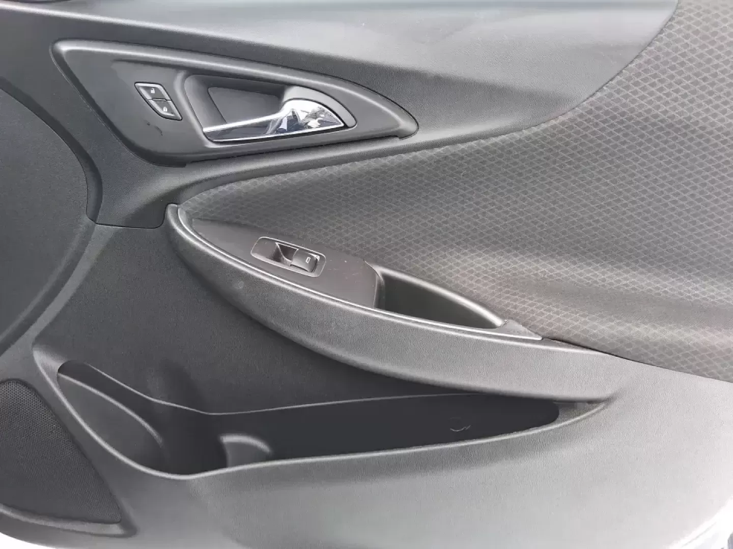 2018 Chevrolet Malibu LT (1G1ZD5STXJF) with an ECOTEC 1.5L I-4 gasoline direct injection engine, 6A transmission, located at 1230 East Main St, Xenia, OH, 45385, (937) 908-9800, 39.688026, -83.910172 - Need a dependable sedan that can handle the weekday commute, weekend errands, and the occasional I-75 road trip without draining your budget? This 2018 Chevrolet Malibu LT is built for real life in Troy-comfortable for long drives, efficient on regular unleaded, and roomy enough for growing families - Photo#21