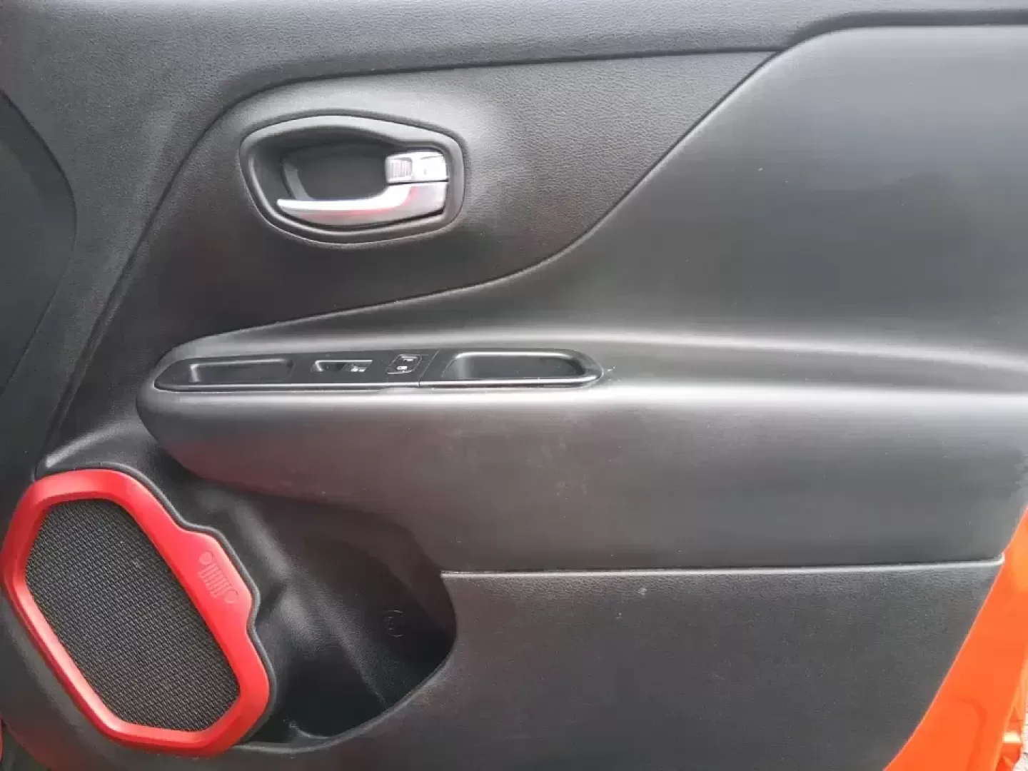 2016 Jeep Renegade Trailhawk (ZACCJBCT5GP) with an Tigershark MultiAir 2.4L I-4 variable valve contro engine, 9A transmission, located at 8750 N County Rd 25A, Piqua, OH, 45356, (937) 908-9800, 40.164391, -84.232513 - Weekend escapes, snowy commutes, and everyday errands feel easier when your crossover is ready for whatever Ohio throws your way. This **2016 Jeep Renegade Trailhawk** in eye-catching **Omaha Orange** is built for drivers who want real capability in a city-friendly size-perfect for exploring MetroPa - Photo#20