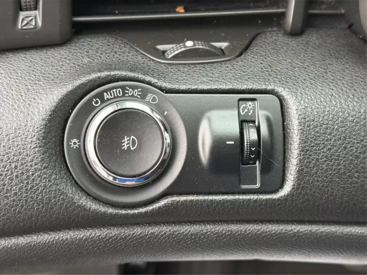 2013 Chevrolet Malibu 2LT (1G11E5SA7DF) with an ECOTEC 2.5L I-4 gasoline direct injection engine, 6-Speed Automatic transmission, located at 1099 N County Rd 25A , Troy, OH, 45373, (937) 908-9800, 40.057079, -84.212883 - Need a reliable commuter that's comfortable for I75 runs, errands around Troy, and the occasional weekend escape to Charleston Falls Preserve? This 2013 Chevrolet Malibu 2LT is the kind of practical, polished sedan that fits real life-easy to park downtown, smooth on longer drives, and roomy enough - Photo#17