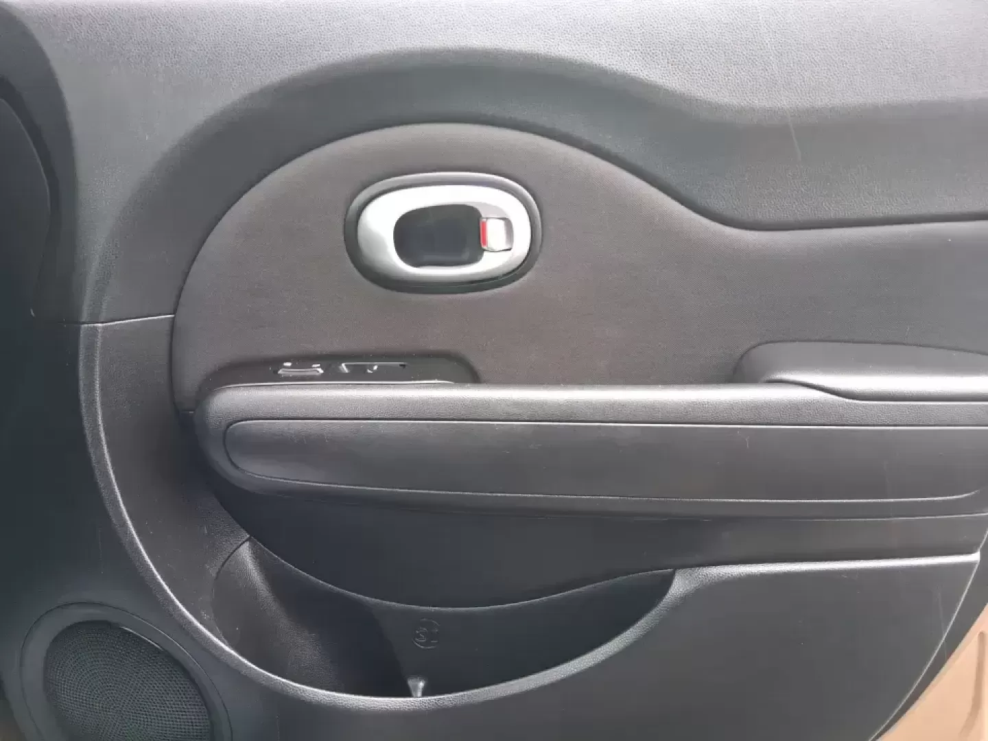 2015 Kia Soul Base (KNDJN2A25F7) with an 1.6L L4 DOHC 16V engine, located at 1099 N County Rd 25A , Troy, OH, 45373, (937) 908-9800, 40.057079, -84.212883 - Picture your next week in Troy: an easy commute up N County Rd 25A, a quick grocery run near the Miami County Fairgrounds, and a Saturday drive down I75 for a Dayton day trip-without stressing over parking, fuel costs, or tight cargo space. This 2015 Kia Soul Base is built for real life, making it a - Photo#18