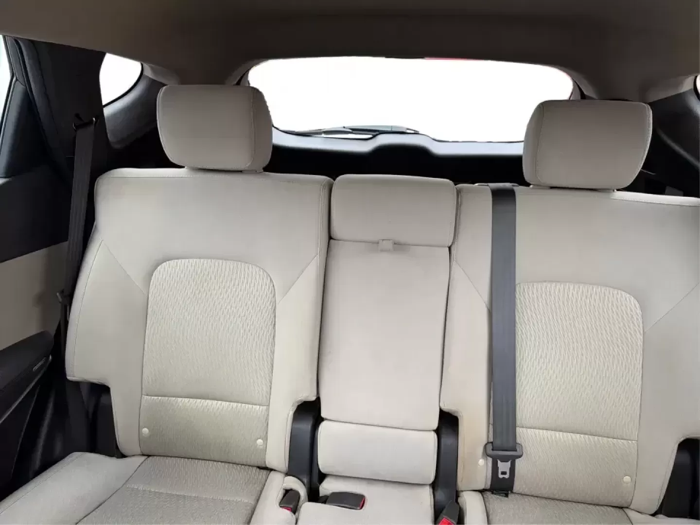 2018 Hyundai Santa Fe 2.4L (5XYZTDLB6JG) with an Theta II 2.4L I-4 gasoline direct injection engine, 6A transmission, located at 8750 N County Rd 25A, Piqua, OH, 45356, (937) 908-9800, 40.164391, -84.232513 - Road trips to Indian Lake, snowy school runs, and everyday commuting up and down I75 feel a lot easier when your SUV is roomy, confident in bad weather, and comfortable for everyone on board. This 2018 Hyundai Santa Fe 2.4L in striking Nightfall Blue is a practical, family-friendly sport utility tha - Photo#14