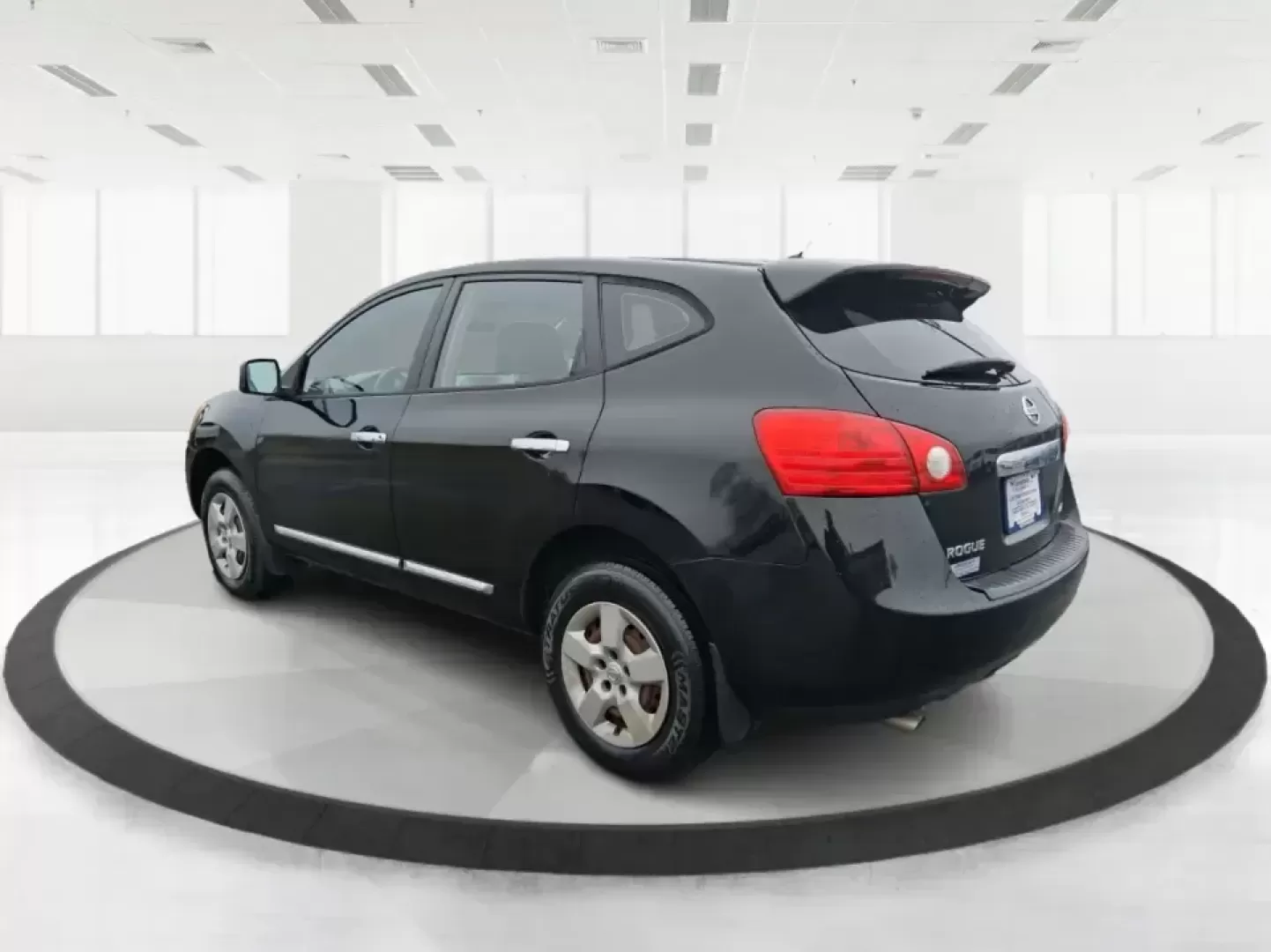 2013 Nissan Rogue S (JN8AS5MV5DW) with an 2.5L I-4 DOHC engine, Continuously Variable Transmission transmission, located at 1184 Kauffman Ave, Fairborn, OH, 45324, (937) 908-9800, 39.807072, -84.030914 - Need one SUV that can handle Ohio weather, school drop-offs, and weekend getaways without blowing the budget? This **2013 Nissan Rogue S** is a practical, go-anywhere compact SUV that fits real life in **Fairborn, OH**-whether you're commuting toward Wright-Patterson AFB, running errands near Downto - Photo#4