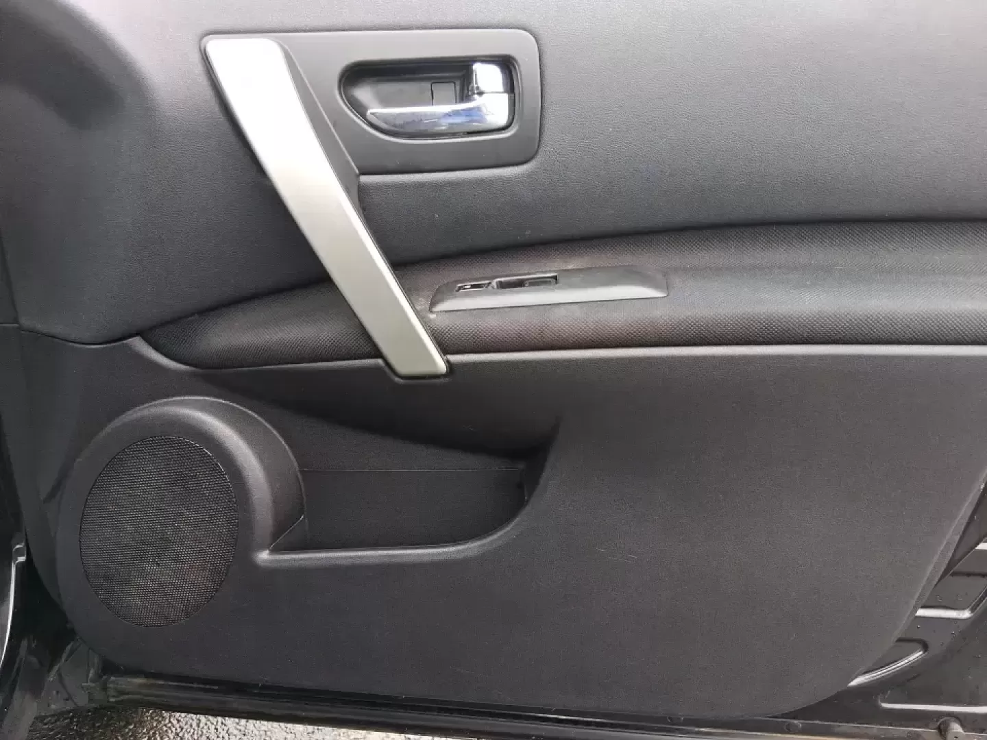 2013 Nissan Rogue S (JN8AS5MV5DW) with an 2.5L I-4 DOHC engine, Continuously Variable Transmission transmission, located at 1184 Kauffman Ave, Fairborn, OH, 45324, (937) 908-9800, 39.807072, -84.030914 - Need one SUV that can handle Ohio weather, school drop-offs, and weekend getaways without blowing the budget? This **2013 Nissan Rogue S** is a practical, go-anywhere compact SUV that fits real life in **Fairborn, OH**-whether you're commuting toward Wright-Patterson AFB, running errands near Downto - Photo#18