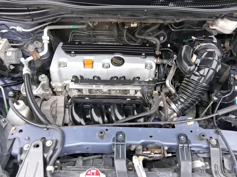 2013 Honda CR-V EX-L (2HKRM4H74DH) with an 2.4L I-4 DOHC engine, 5-Speed Automatic transmission, located at 1184 Kauffman Ave, Fairborn, OH, 45324, (937) 908-9800, 39.807072, -84.030914 - Picture your next weekend: a quick run up I75 for a Dayton Dragons game, a family trip to Treasure Island Park, or a snowy school-morning commute across Troy-without stressing about space, comfort, or traction. This 2013 Honda CRV EXL in Twilight Blue Metallic is the kind of do-it-all SUV that fits - Photo#11