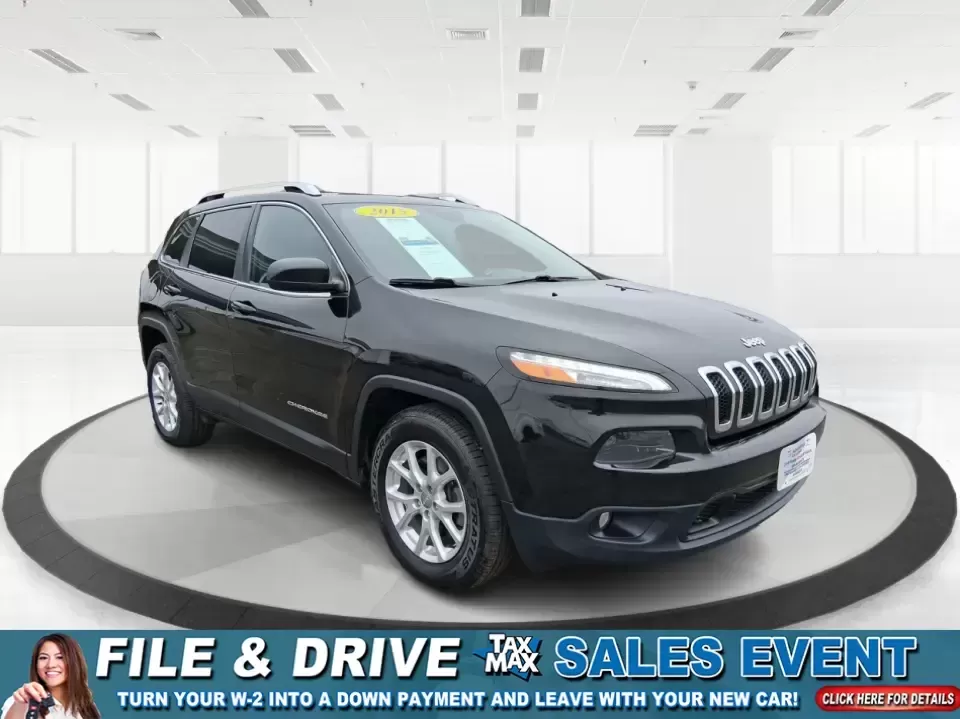 2015 Jeep Cherokee Latitude (1C4PJMCBXFW) with an 2.4L L4 DOHC 16V engine, 9-Speed Automatic transmission, located at 1230 East Main St, Xenia, OH, 45385, (937) 908-9800, 39.688026, -83.910172 - Weekend escapes to John Bryan State Park, snowy school runs, and everyday commuting up US35 feel a lot easier when you're driving a capable crossover that's comfortable, confident, and ready for Ohio weather. This 2015 Jeep Cherokee Latitude is a smart fit for busy families in Beavercreek, professio - Photo#0