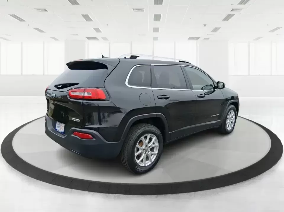 2015 Jeep Cherokee Latitude (1C4PJMCBXFW) with an 2.4L L4 DOHC 16V engine, 9-Speed Automatic transmission, located at 1230 East Main St, Xenia, OH, 45385, (937) 908-9800, 39.688026, -83.910172 - Weekend escapes to John Bryan State Park, snowy school runs, and everyday commuting up US35 feel a lot easier when you're driving a capable crossover that's comfortable, confident, and ready for Ohio weather. This 2015 Jeep Cherokee Latitude is a smart fit for busy families in Beavercreek, professio - Photo#2