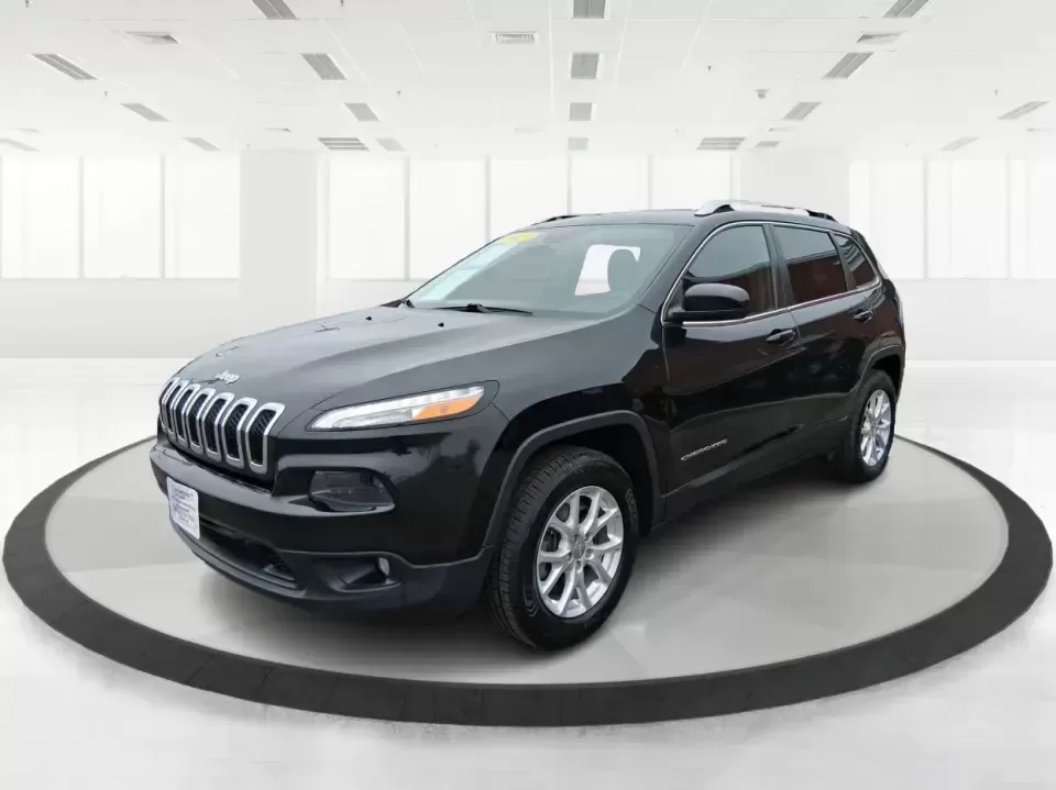 2015 Jeep Cherokee Latitude (1C4PJMCBXFW) with an 2.4L L4 DOHC 16V engine, 9-Speed Automatic transmission, located at 1230 East Main St, Xenia, OH, 45385, (937) 908-9800, 39.688026, -83.910172 - Weekend escapes to John Bryan State Park, snowy school runs, and everyday commuting up US35 feel a lot easier when you're driving a capable crossover that's comfortable, confident, and ready for Ohio weather. This 2015 Jeep Cherokee Latitude is a smart fit for busy families in Beavercreek, professio - Photo#8
