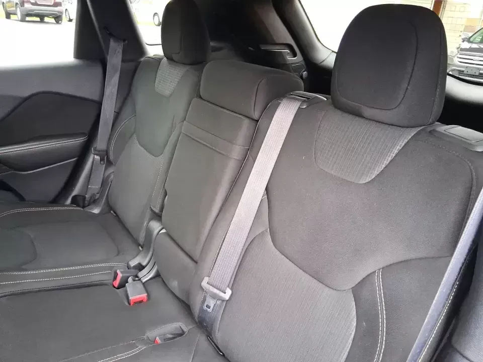 2015 Jeep Cherokee Latitude (1C4PJMCBXFW) with an 2.4L L4 DOHC 16V engine, 9-Speed Automatic transmission, located at 1230 East Main St, Xenia, OH, 45385, (937) 908-9800, 39.688026, -83.910172 - Weekend escapes to John Bryan State Park, snowy school runs, and everyday commuting up US35 feel a lot easier when you're driving a capable crossover that's comfortable, confident, and ready for Ohio weather. This 2015 Jeep Cherokee Latitude is a smart fit for busy families in Beavercreek, professio - Photo#10