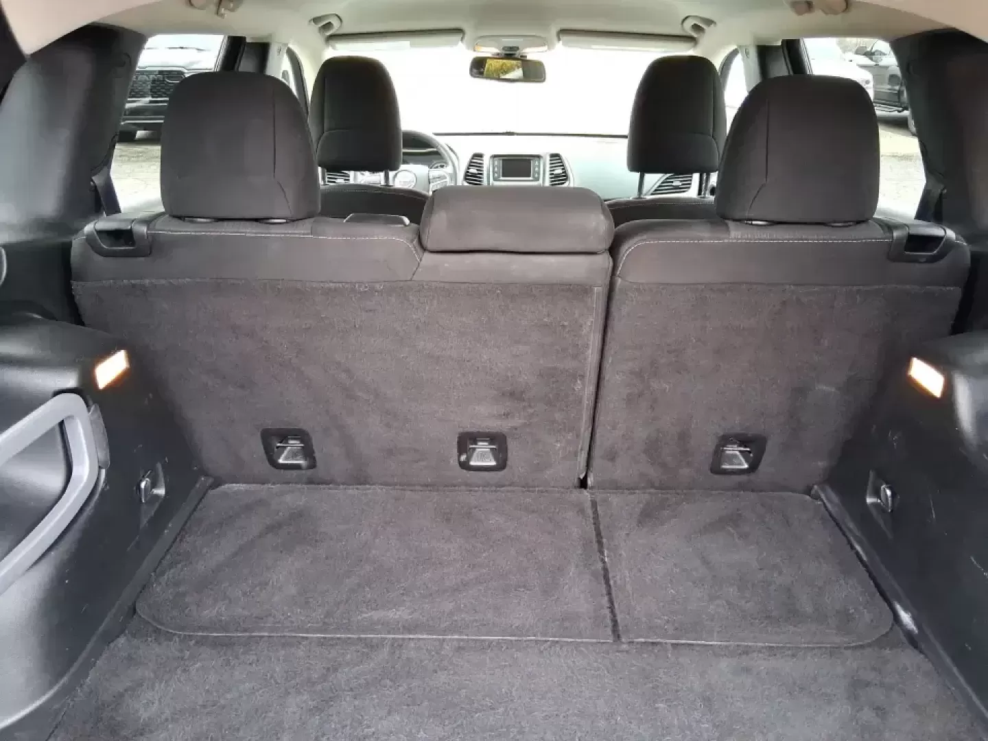 2015 Jeep Cherokee Latitude (1C4PJMCBXFW) with an 2.4L L4 DOHC 16V engine, 9-Speed Automatic transmission, located at 1230 East Main St, Xenia, OH, 45385, (937) 908-9800, 39.688026, -83.910172 - Weekend escapes to John Bryan State Park, snowy school runs, and everyday commuting up US35 feel a lot easier when you're driving a capable crossover that's comfortable, confident, and ready for Ohio weather. This 2015 Jeep Cherokee Latitude is a smart fit for busy families in Beavercreek, professio - Photo#12