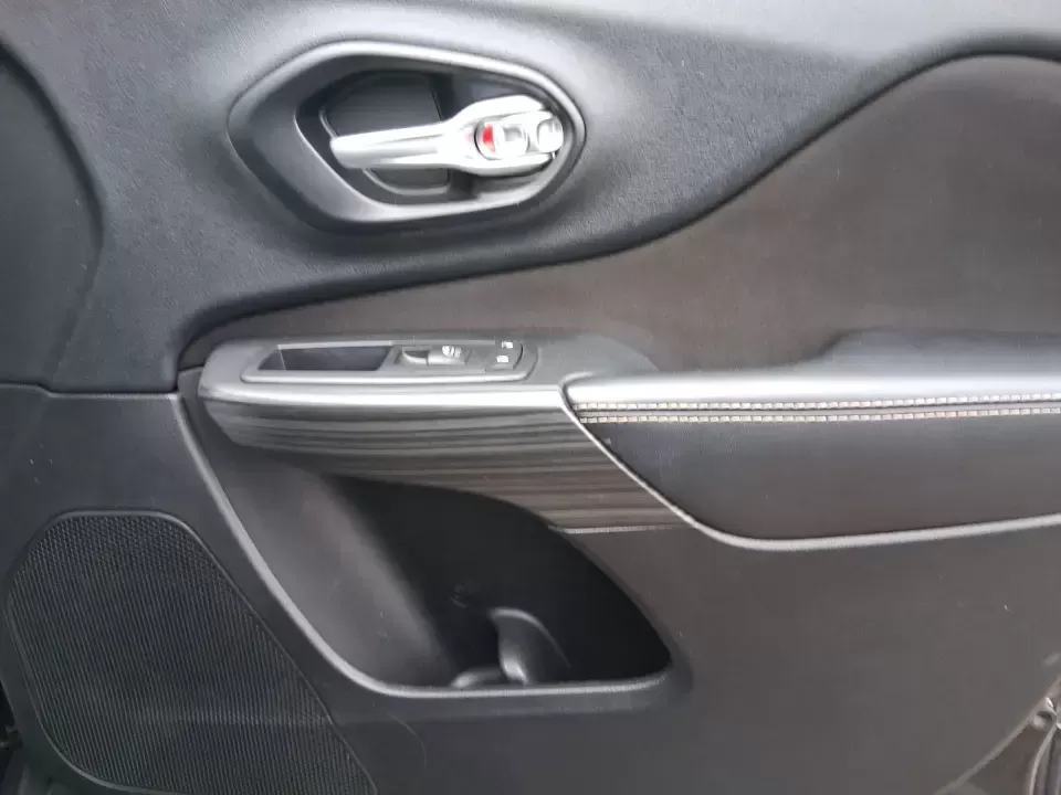 2015 Jeep Cherokee Latitude (1C4PJMCBXFW) with an 2.4L L4 DOHC 16V engine, 9-Speed Automatic transmission, located at 1230 East Main St, Xenia, OH, 45385, (937) 908-9800, 39.688026, -83.910172 - Weekend escapes to John Bryan State Park, snowy school runs, and everyday commuting up US35 feel a lot easier when you're driving a capable crossover that's comfortable, confident, and ready for Ohio weather. This 2015 Jeep Cherokee Latitude is a smart fit for busy families in Beavercreek, professio - Photo#19