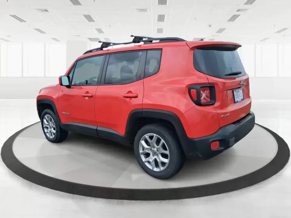 2016 Jeep Renegade Latitude (ZACCJBBT1GP) with an 2.4L L4 DOHC 16V engine, 6M transmission, located at 1184 Kauffman Ave, Fairborn, OH, 45324, (937) 908-9800, 39.807072, -84.030914 - Picture your next Ohio weekend: a quick commute from Fairborn to Wright-Patterson AFB during the week, then a spontaneous road trip to Yellow Springs or an afternoon exploring the trails near John Bryan State Park when the weather's perfect. This 2016 Jeep Renegade Latitude in bold Colorado Red is b - Photo#4