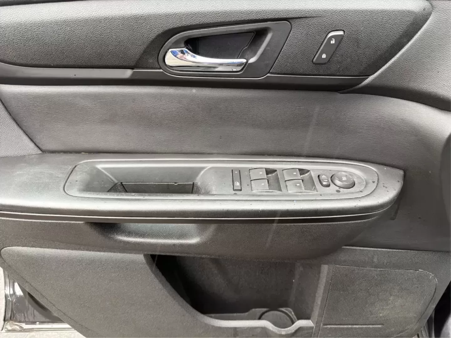 2017 Chevrolet Traverse 1LT (1GNKRGKD8HJ) with an 3.6L V-6 gasoline direct injection engine, 6A transmission, located at 8750 N County Rd 25A, Piqua, OH, 45356, (937) 908-9800, 40.164391, -84.232513 - Pack the kids, load the cooler, and point the nose north for a weekend at Indian Lake or a quick day trip to Dayton-this 2017 Chevrolet Traverse 1LT is the kind of three-row SUV that fits real life in West Central Ohio. With roomy seating, family-friendly flexibility, and the confident feel of a V6, - Photo#19