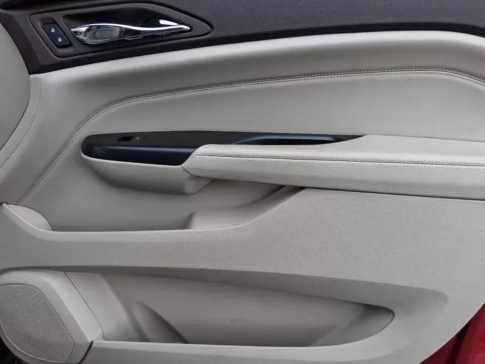 2013 Cadillac SRX Luxury Collection (3GYFNGE3XDS) with an 3.6L V-6 gasoline direct injection engine, 6-Speed Automatic transmission, located at 1230 East Main St, Xenia, OH, 45385, (937) 908-9800, 39.688026, -83.910172 - Make every day feel a little more first-class-whether you're commuting from Xenia to Beavercreek, planning a family run to the Greene County Fairgrounds, or loading up for a weekend getaway through Clifton Gorge. This 2013 Cadillac SRX Luxury Collection is the kind of SUV that fits real life: comfor - Photo#19