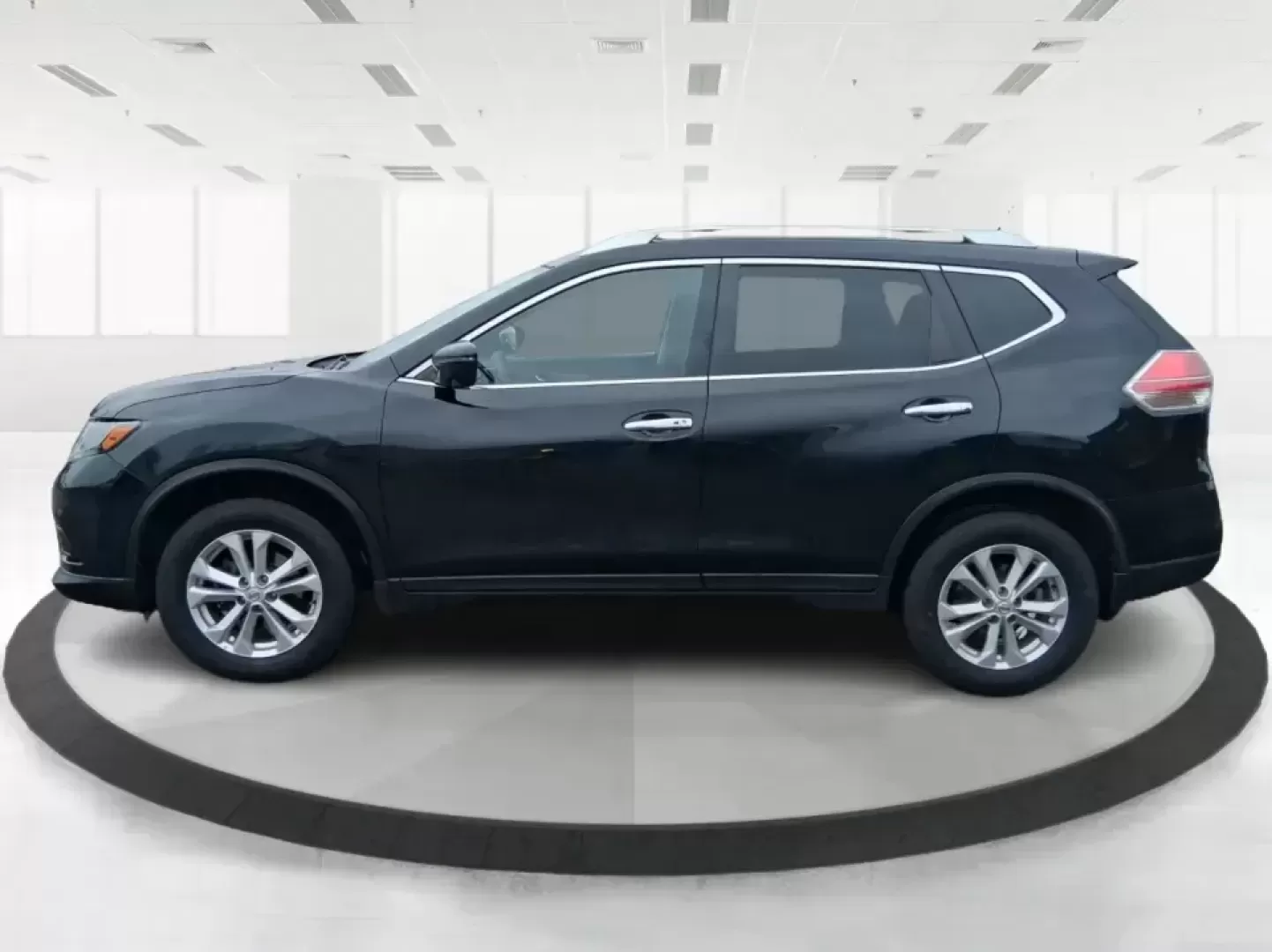 2016 Nissan Rogue SV (KNMAT2MV9GP) with an 2.5L I-4 DOHC engine, CVT transmission, located at 880 E. National Road, Vandalia, OH, 45377, (937) 908-9800, 39.891918, -84.183594 - Need a dependable SUV that fits real life in Vandalia-school drop-offs, long commutes to Dayton, and weekend getaways up I75-without the stress of traditional bank hurdles? This 2016 Nissan Rogue SV in Magnetic Black is a smart, versatile choice for busy families, frequent travelers, and budget-cons - Photo#5