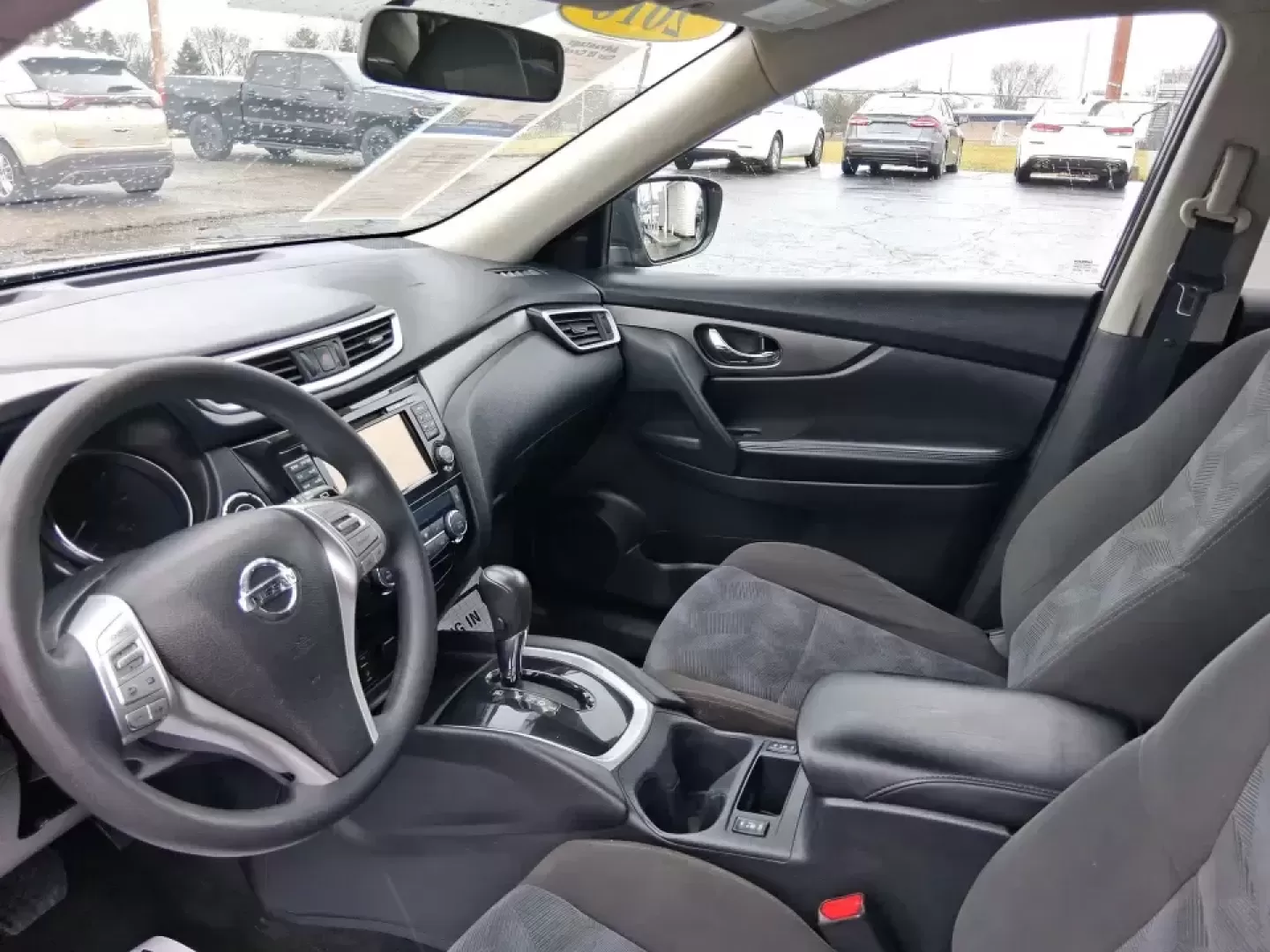 2016 Nissan Rogue SV (KNMAT2MV9GP) with an 2.5L I-4 DOHC engine, CVT transmission, located at 880 E. National Road, Vandalia, OH, 45377, (937) 908-9800, 39.891918, -84.183594 - Need a dependable SUV that fits real life in Vandalia-school drop-offs, long commutes to Dayton, and weekend getaways up I75-without the stress of traditional bank hurdles? This 2016 Nissan Rogue SV in Magnetic Black is a smart, versatile choice for busy families, frequent travelers, and budget-cons - Photo#9