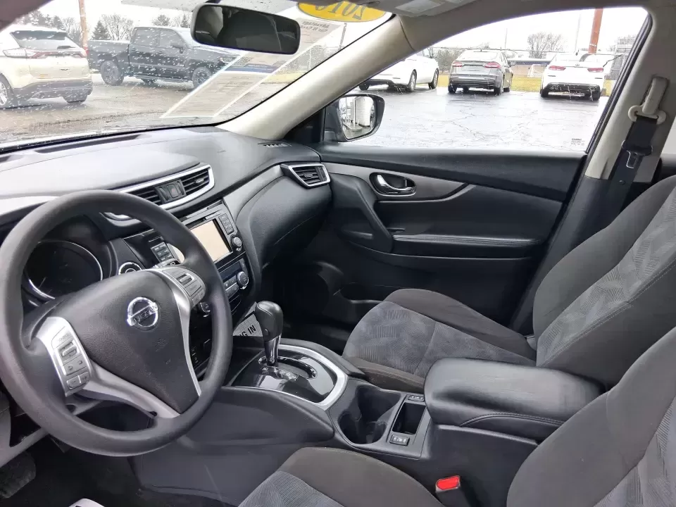 2016 Nissan Rogue SV (KNMAT2MV9GP) with an 2.5L I-4 DOHC engine, CVT transmission, located at 880 E. National Road, Vandalia, OH, 45377, (937) 908-9800, 39.891918, -84.183594 - Need a dependable SUV that fits real life in Vandalia-school drop-offs, long commutes to Dayton, and weekend getaways up I75-without the stress of traditional bank hurdles? This 2016 Nissan Rogue SV in Magnetic Black is a smart, versatile choice for busy families, frequent travelers, and budget-cons - Photo#9